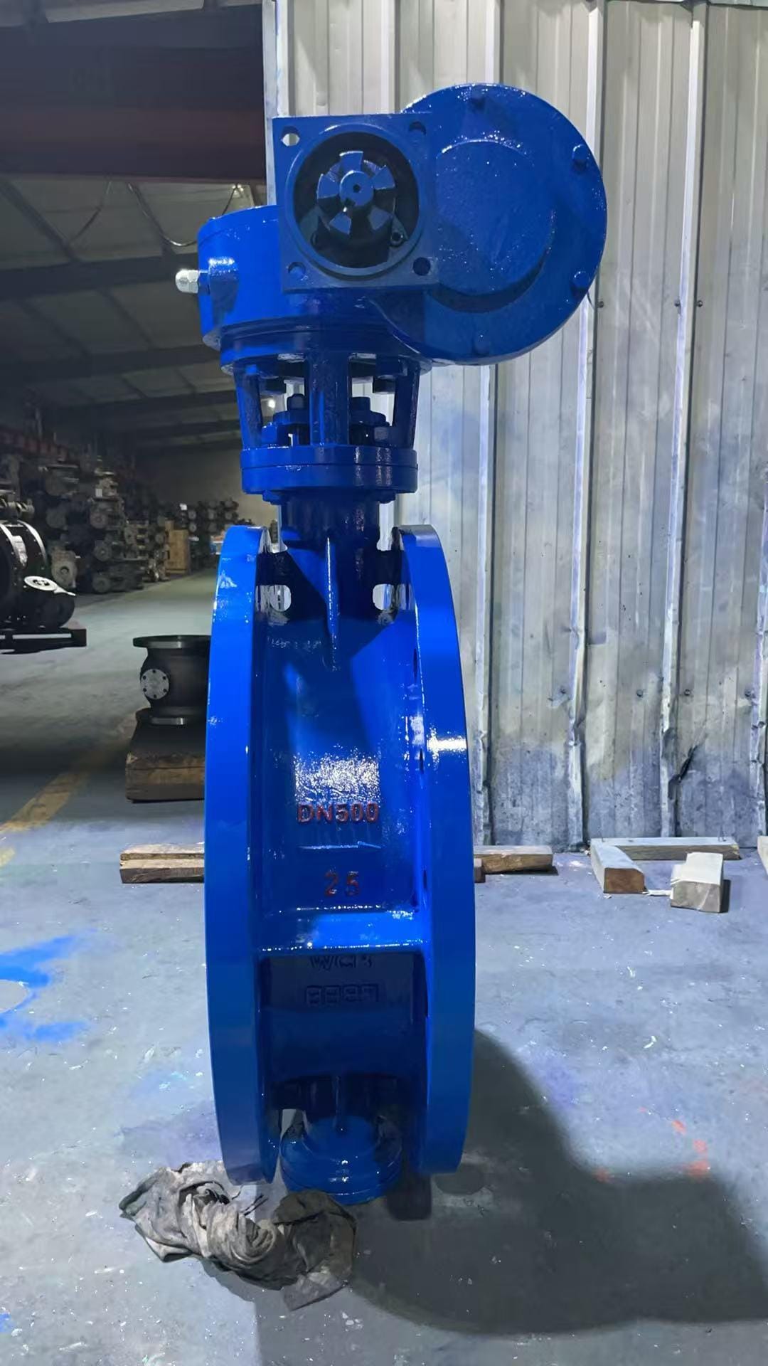 Затвор дисковый поворотный трехэксцентриковый фланцевый стальной ру25 ду500 с редуктором