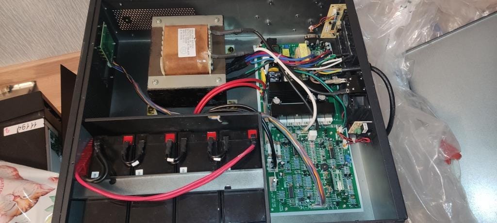 Ибп PowerCom KIN-3000AP RM, источник  питания — фото 2