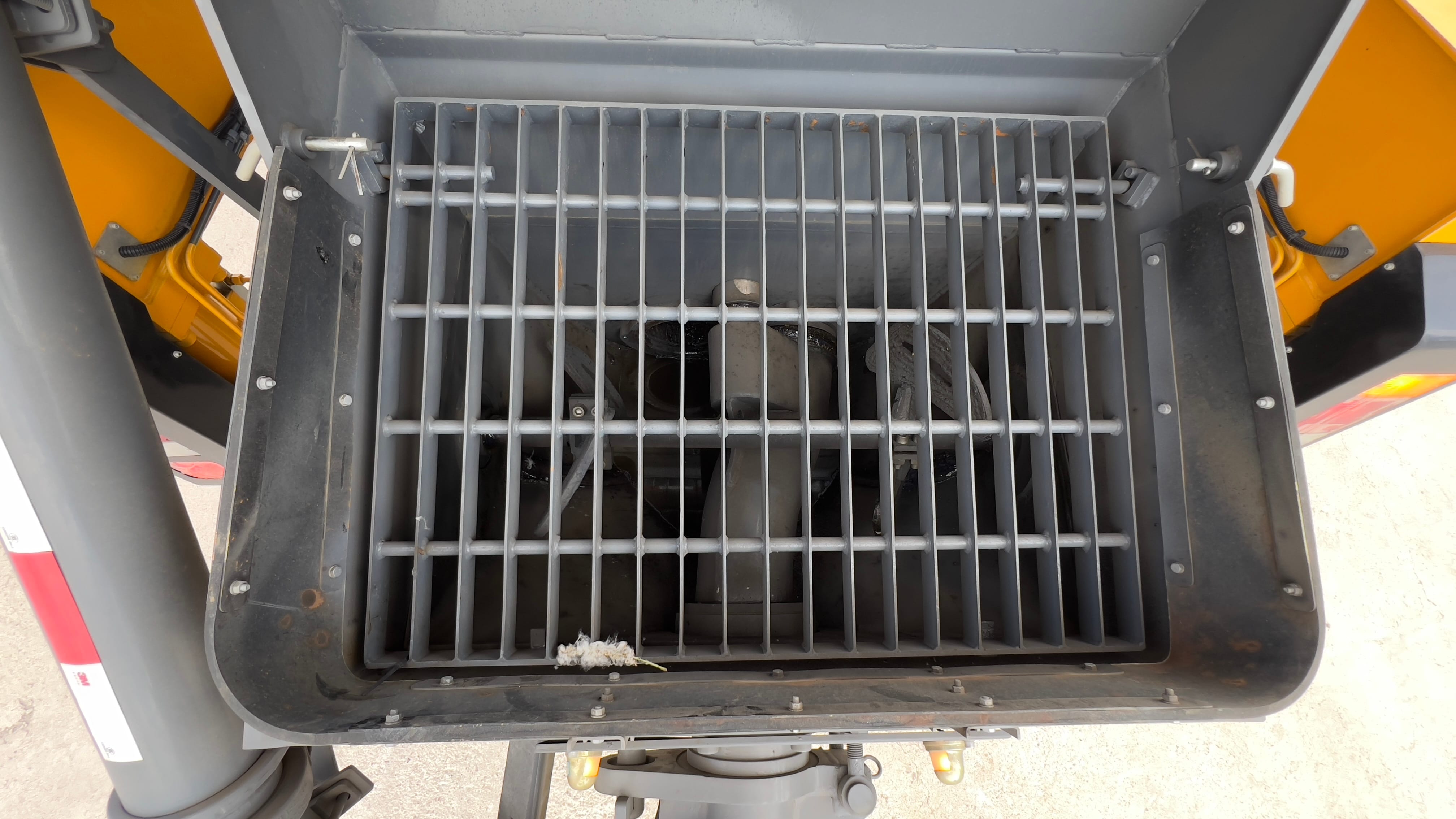 Автобетононасос SHAILER 38X-RZ на шасси ISUZU 6x4 — фото 8