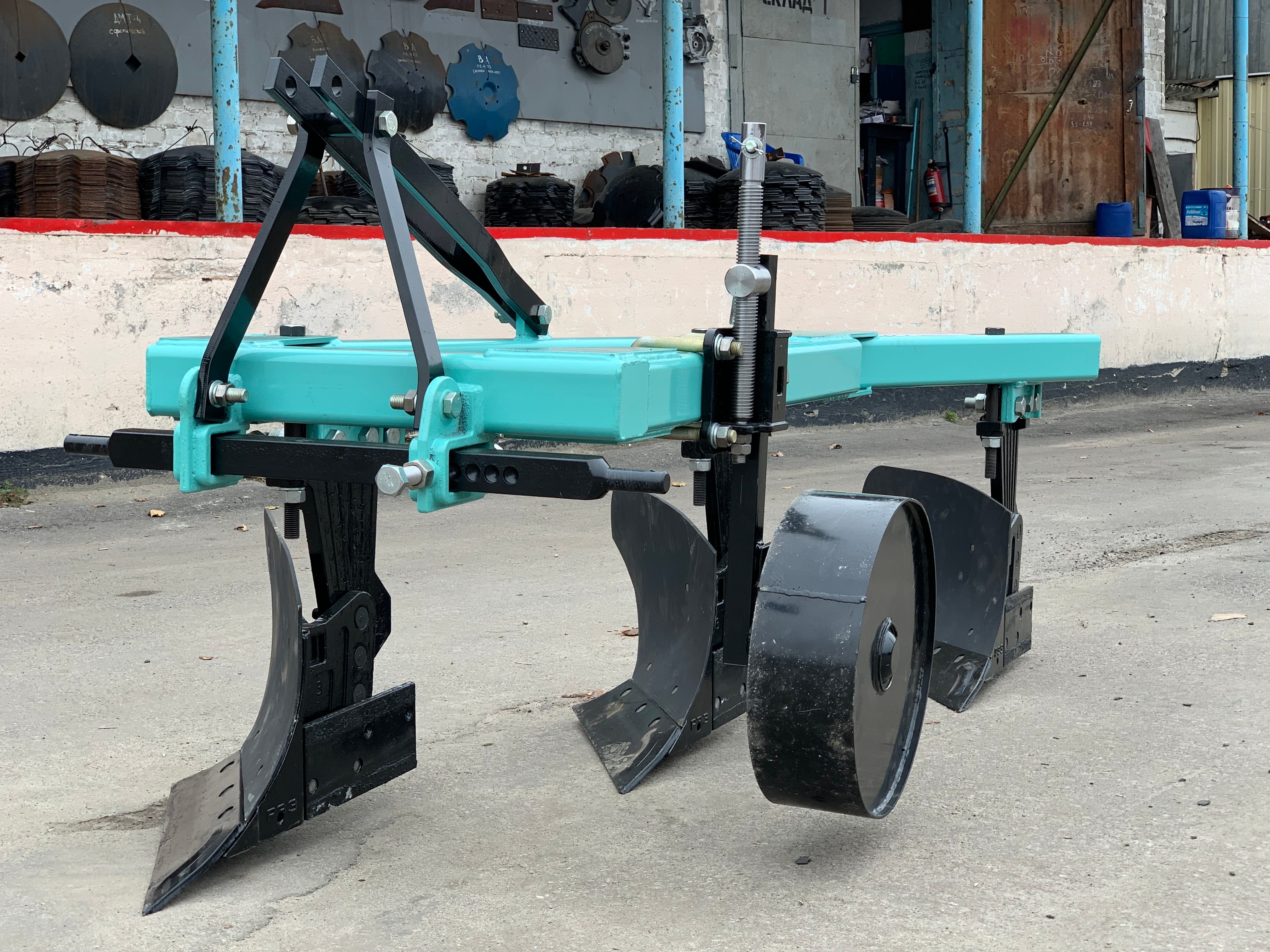 Плуг 3 корпусной ПЛНМ 3-35 Mv-Groupp — фото 3