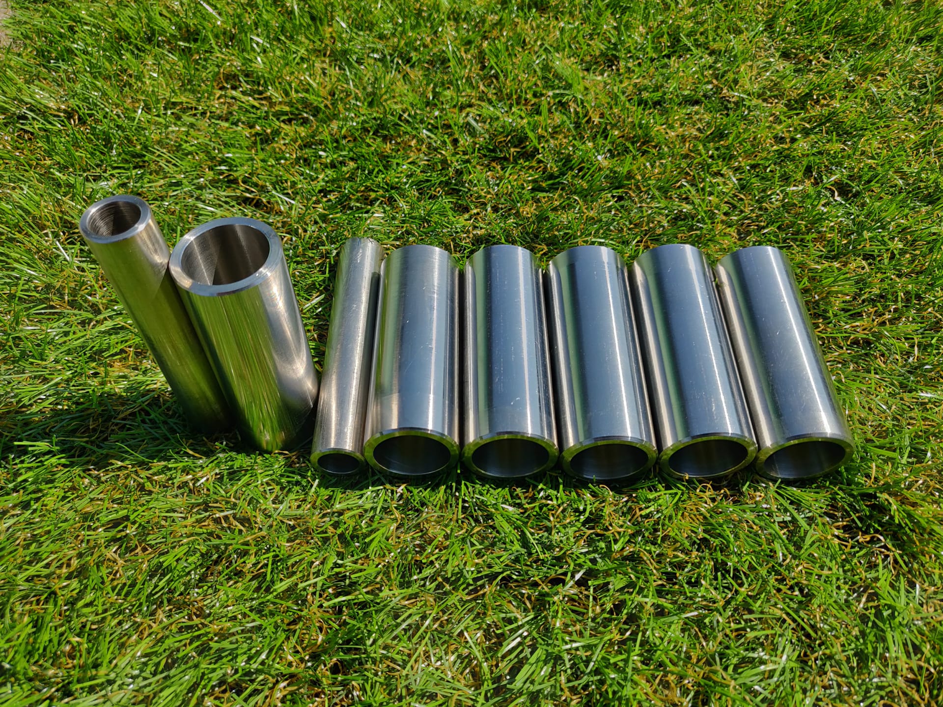 Подушки  кузова Toyota Prado-150, с болтами, втулками, гайками — фото 2