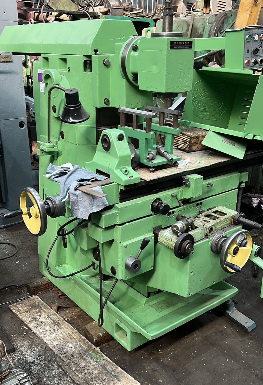 FGU 32 TOS Olomouc универсально- фрезерный станок