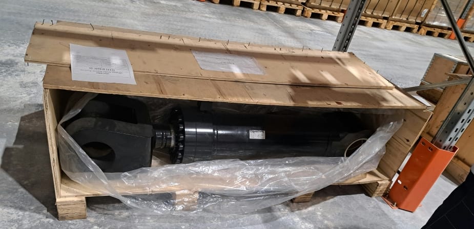 Продам запасные части к ТС (ПДМ ST 1030, ST 14, Boomer M2D)