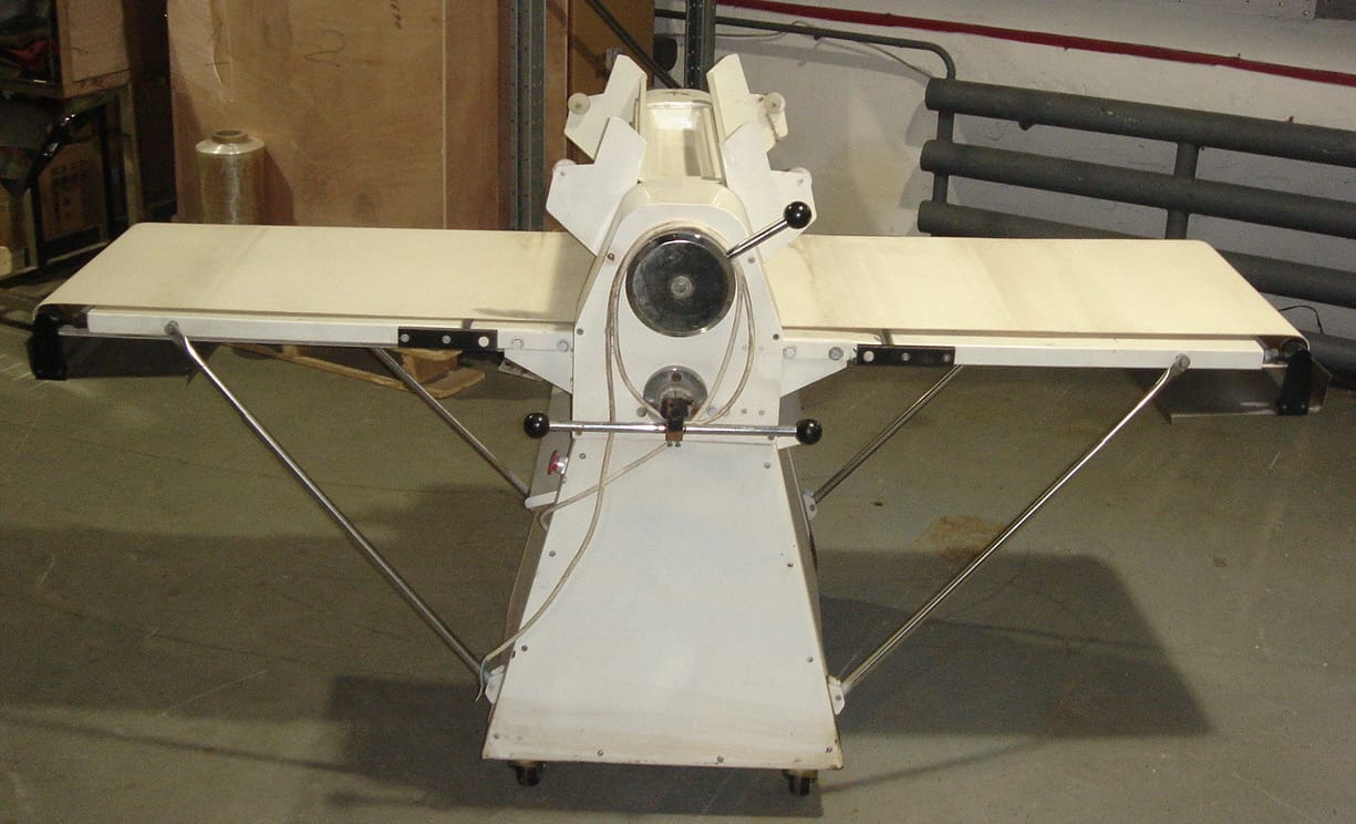 Тестораскаточная машина, новая, распродажа.