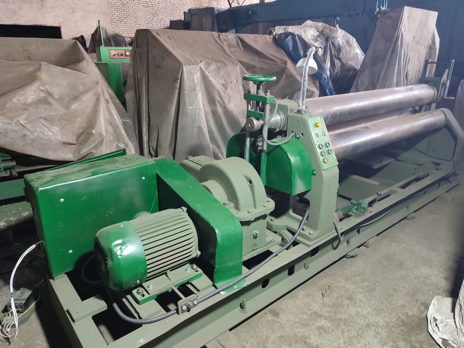 И2220 вальцы катают 10 мм при ширине 2000 мм продам, Владивосток