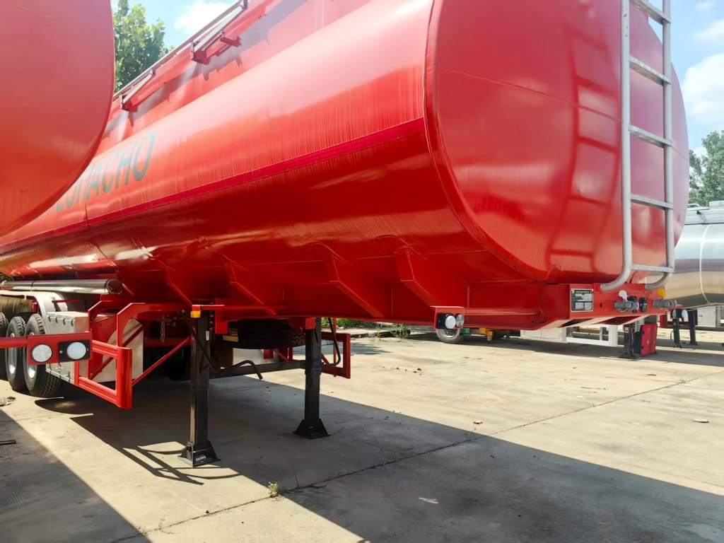 Полуприцеп-цистерна SHENGRUN SKW9402GYYA объём 36м3, для перевозки светлых нефтепродуктов, новый — фото 3