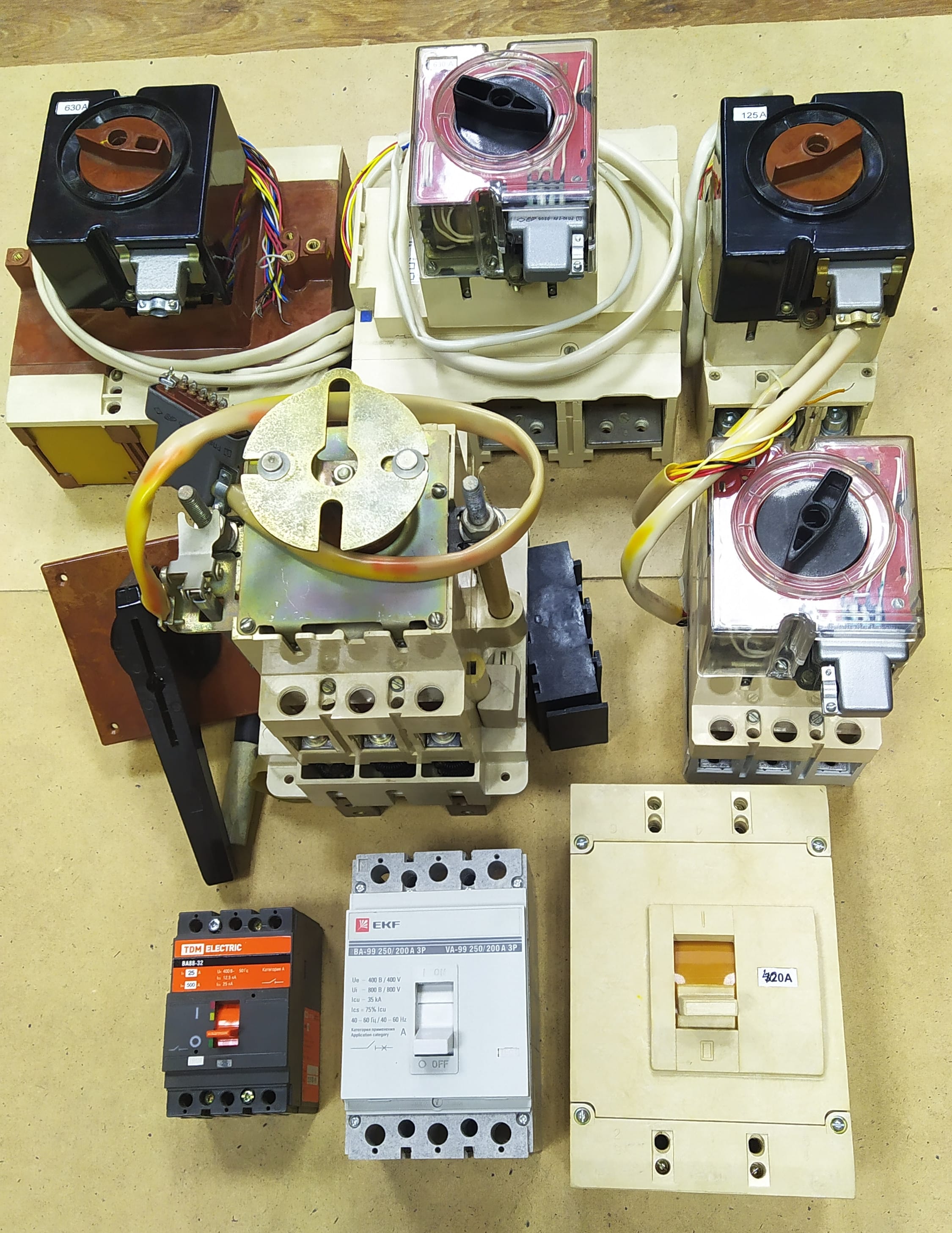 Автоматические выключатели модульные, силовые, с эл.приводом — фото 4