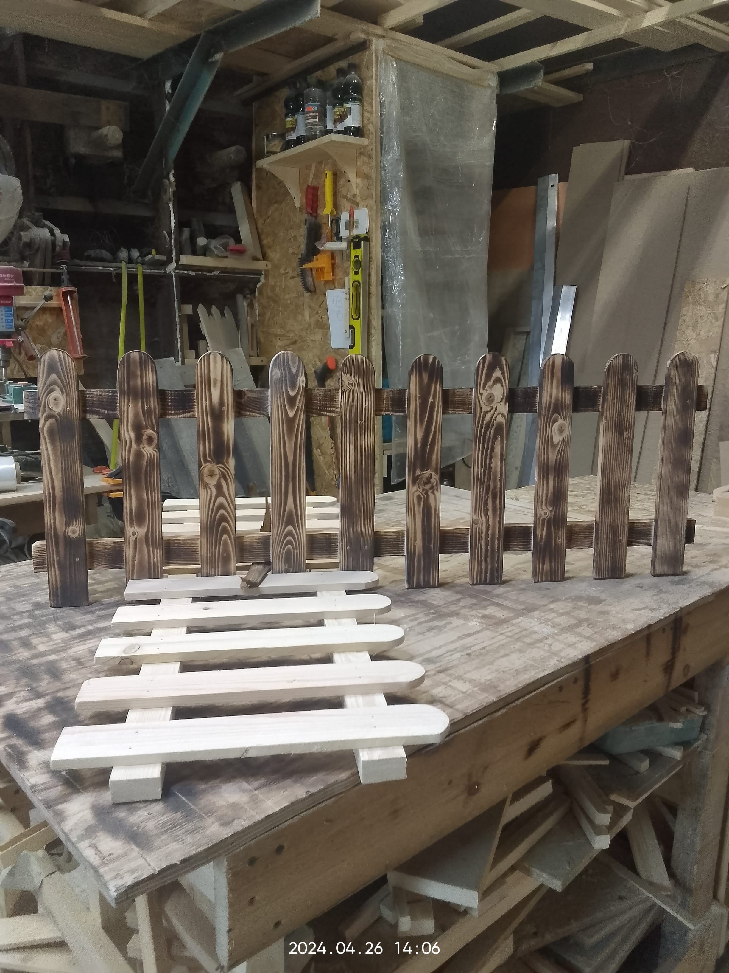 Заборы декоративные из деревянной рейки мастерская — фото 8