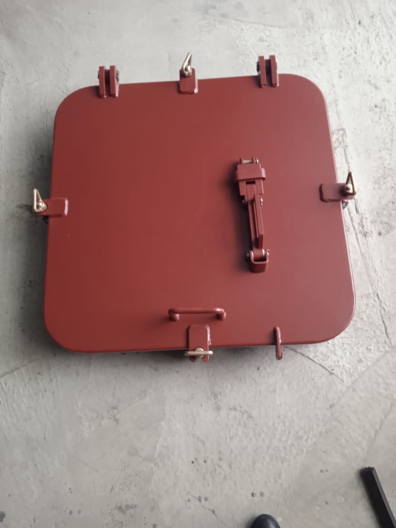 Крышка судовая 600*600 на барашках — фото 3