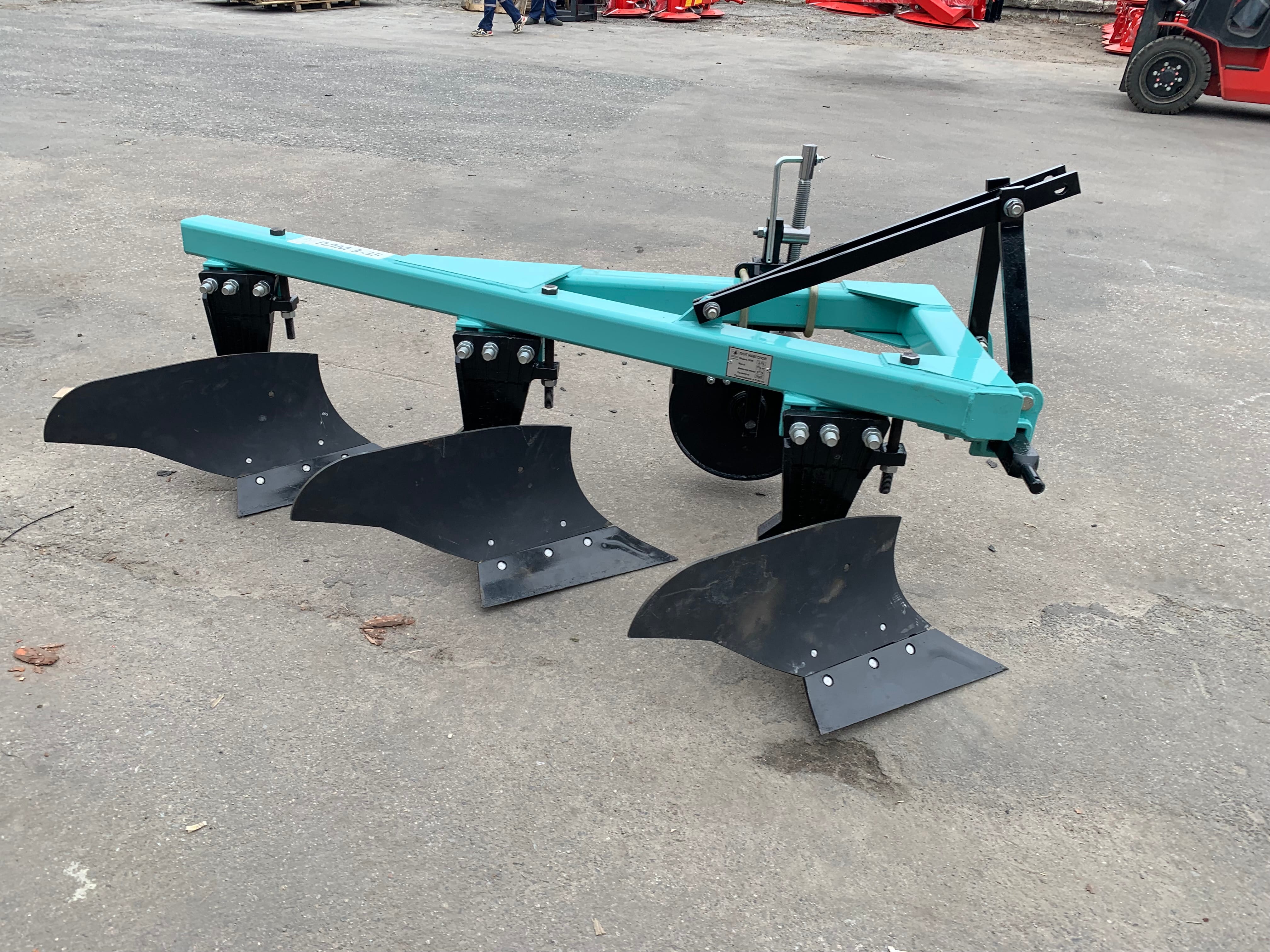 Плуг трехкорпусной навесной ПЛНМ-3-35 — фото 2