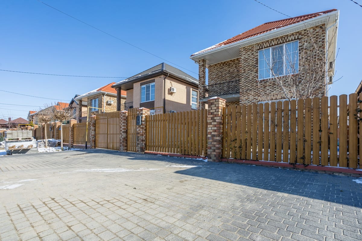 Современный двухэтажный дом — фото 9