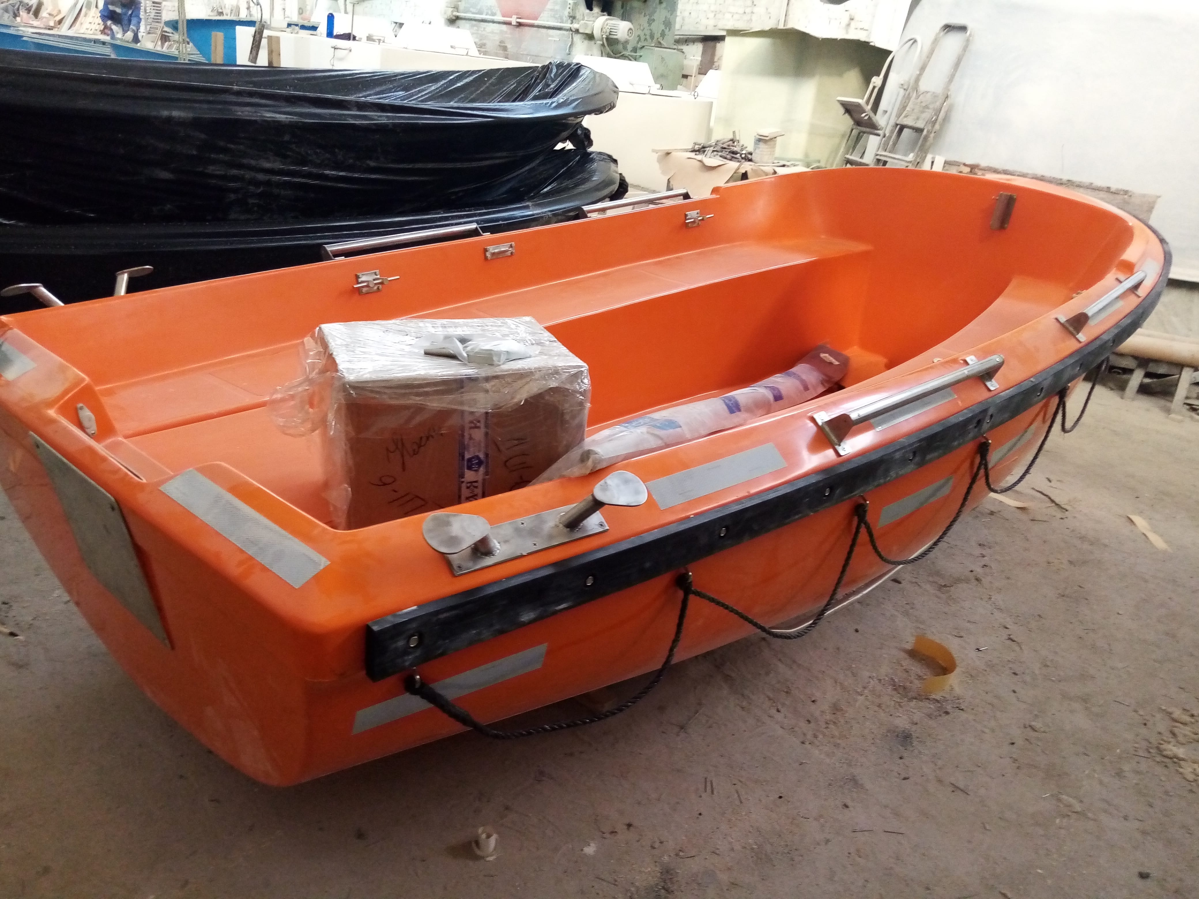 Шлюпка дежурная спасательная ДШ-6