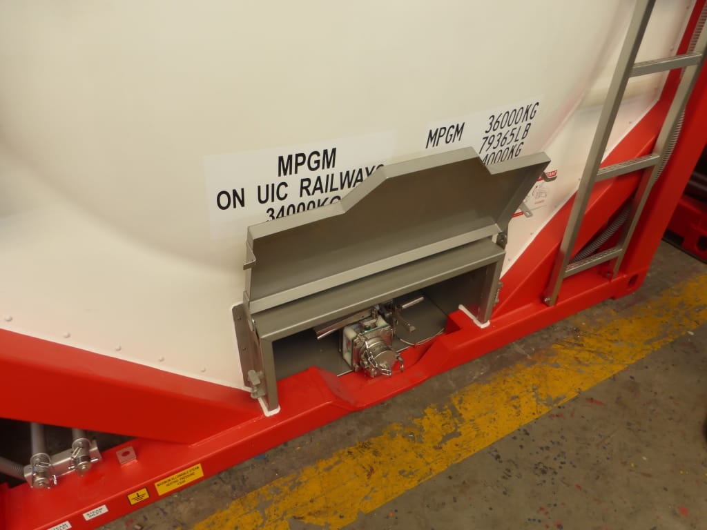 Танк-контейнер тип Т11 объём 25м3 для перевозки жидких реагентов, новый. — фото 3