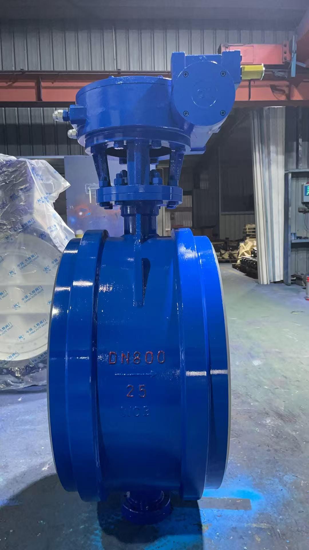 Затвор под приварку стальной WCB ру25 ду800 с редуктором