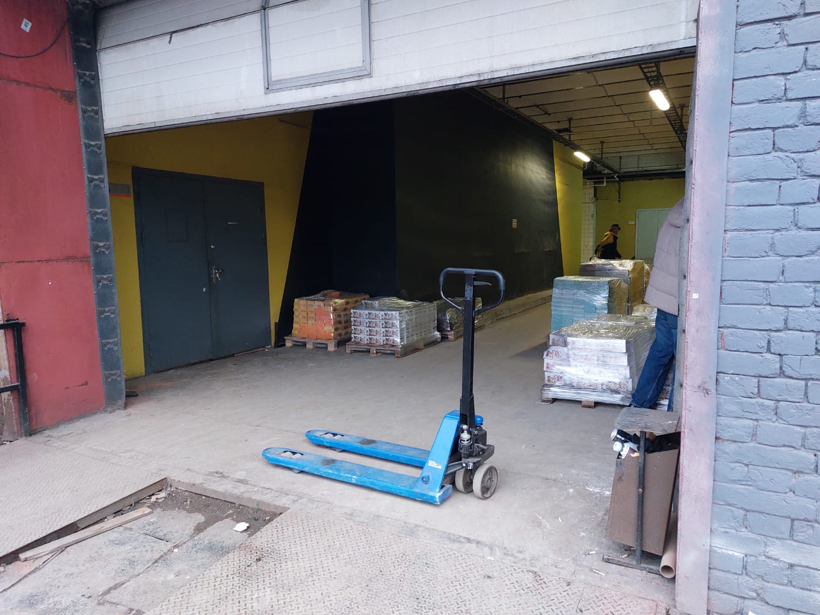 Под лёгкое или пищевое производство, косметику, лабораторию или склад. — фото 12