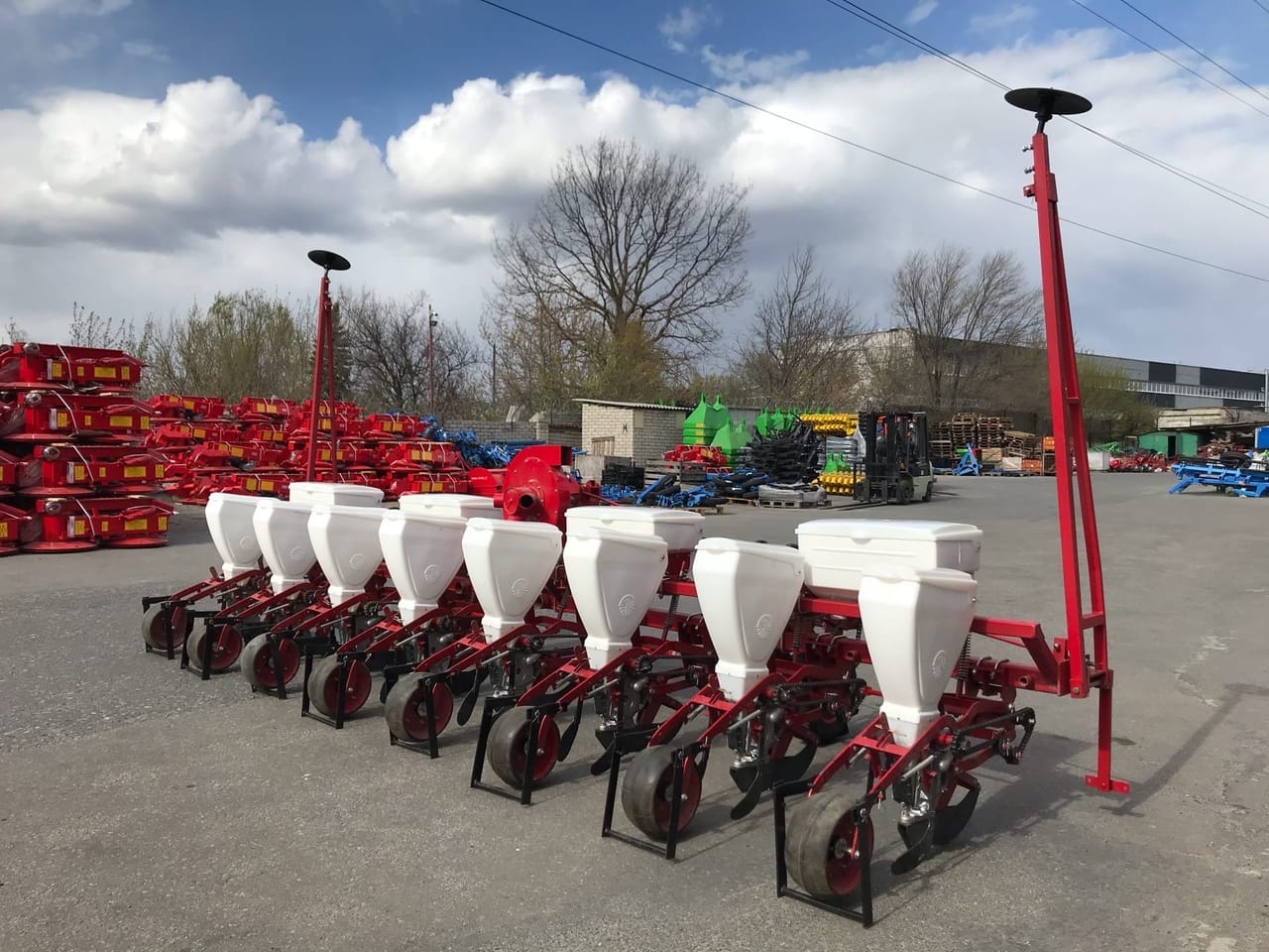 Сеялка точного высева пропашных культур СУПН 8