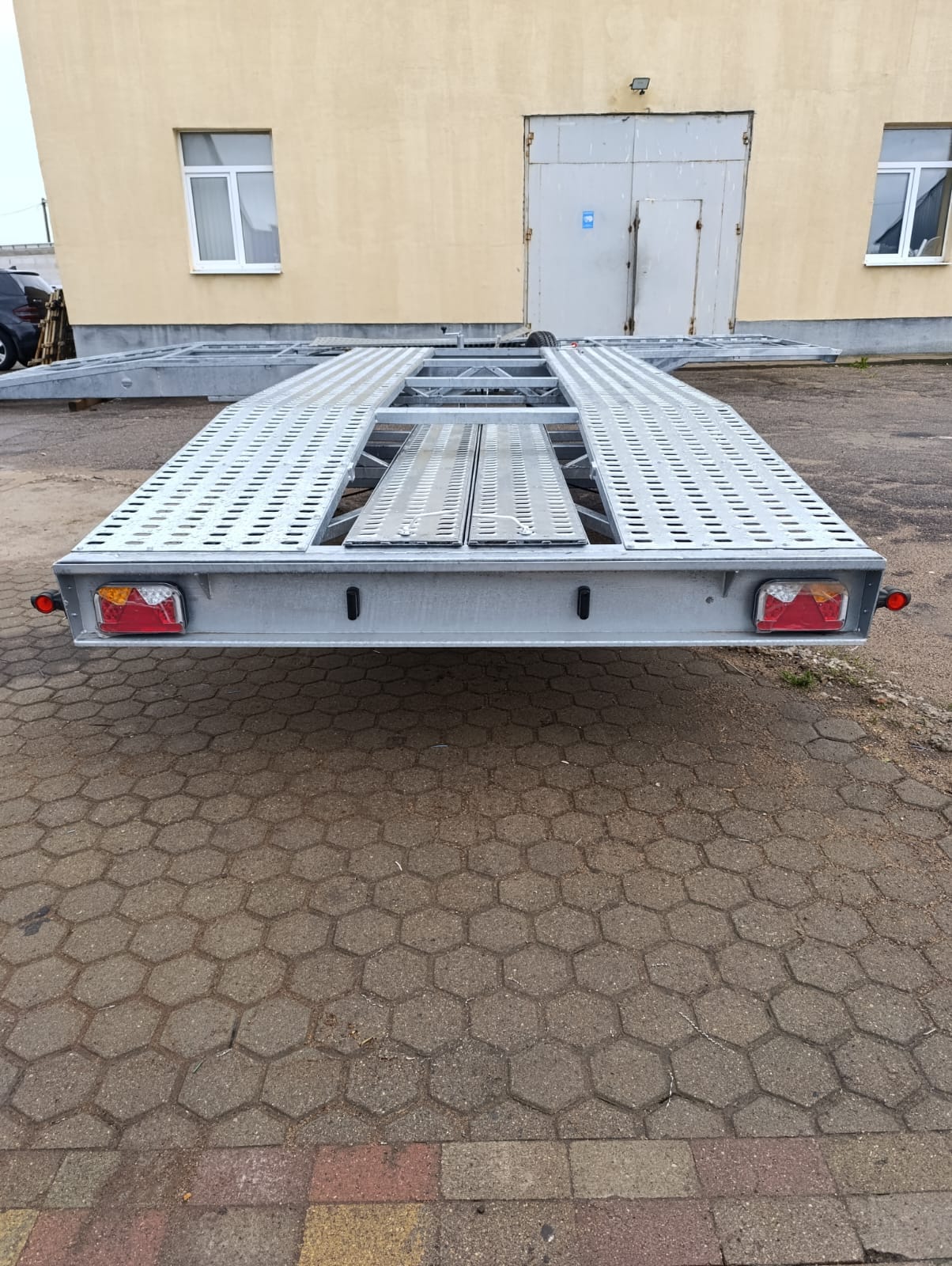 Прицеп -лафета для перевозки авто или другой техники.