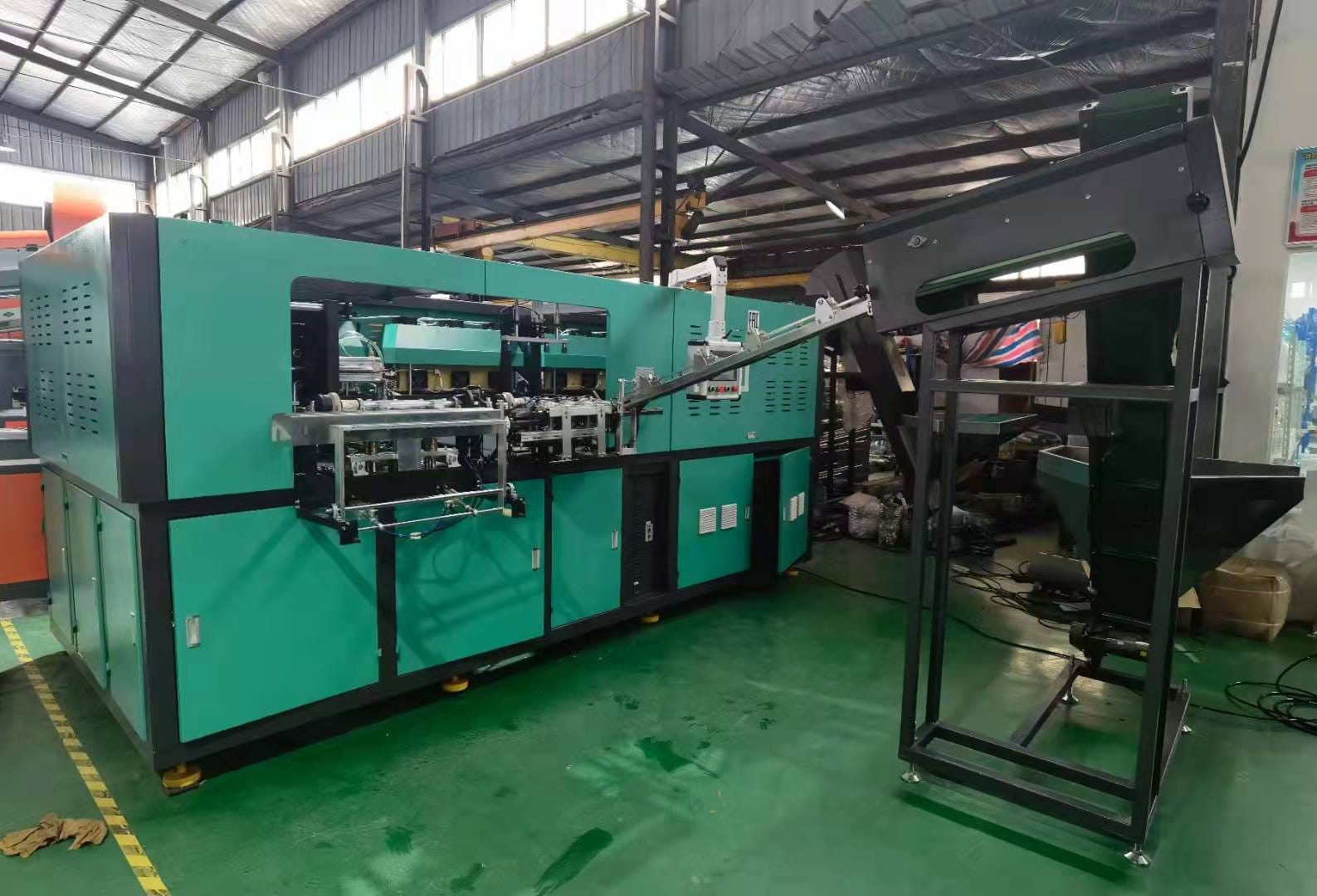 Автоматическое оборудование для линии розлива воды в ПЭТ тару объемом 0,25-2,0 л,  6000 бч