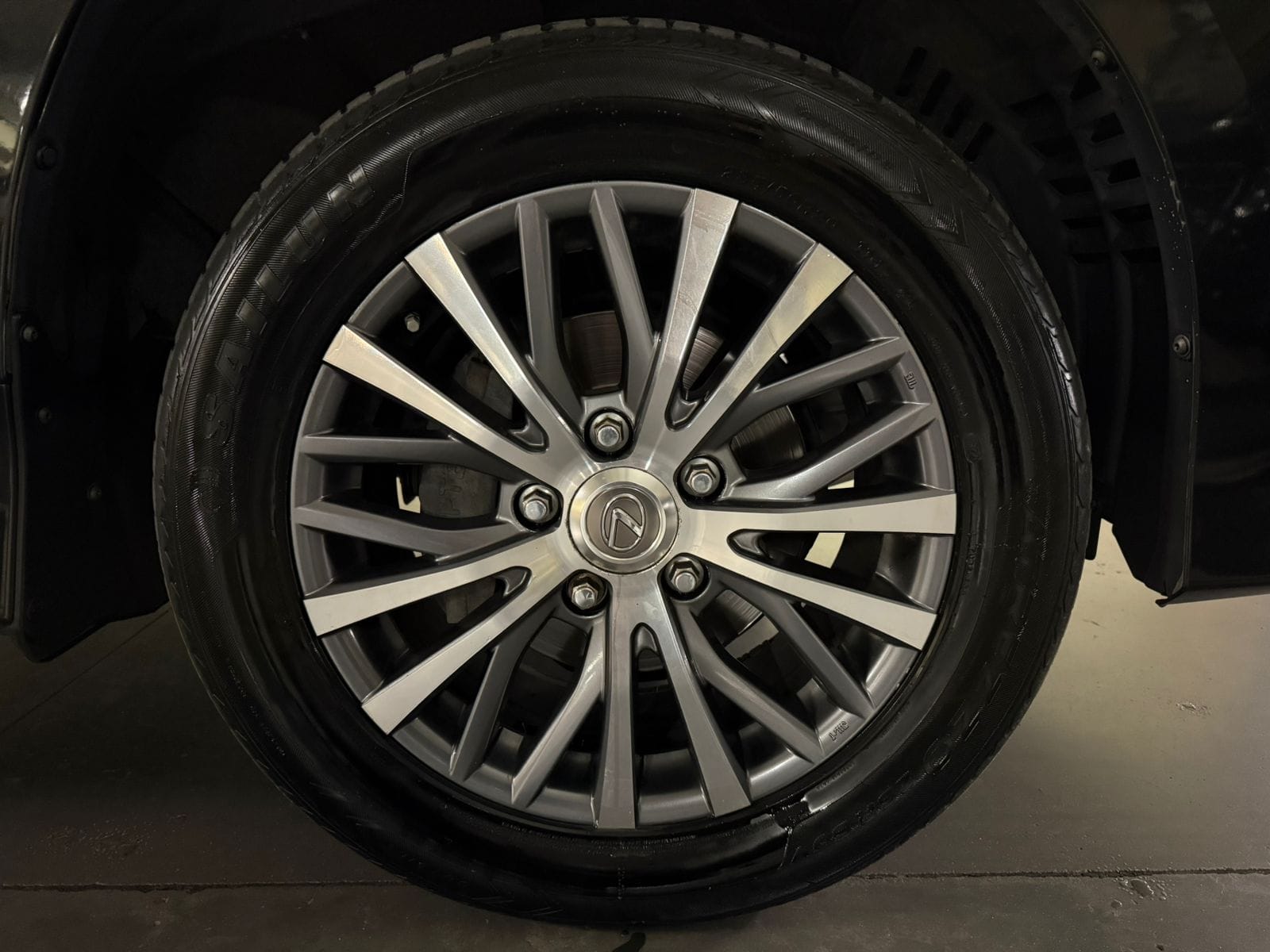 Lexus LX 570 бронированный (В6/В7) 2017г. — фото 4