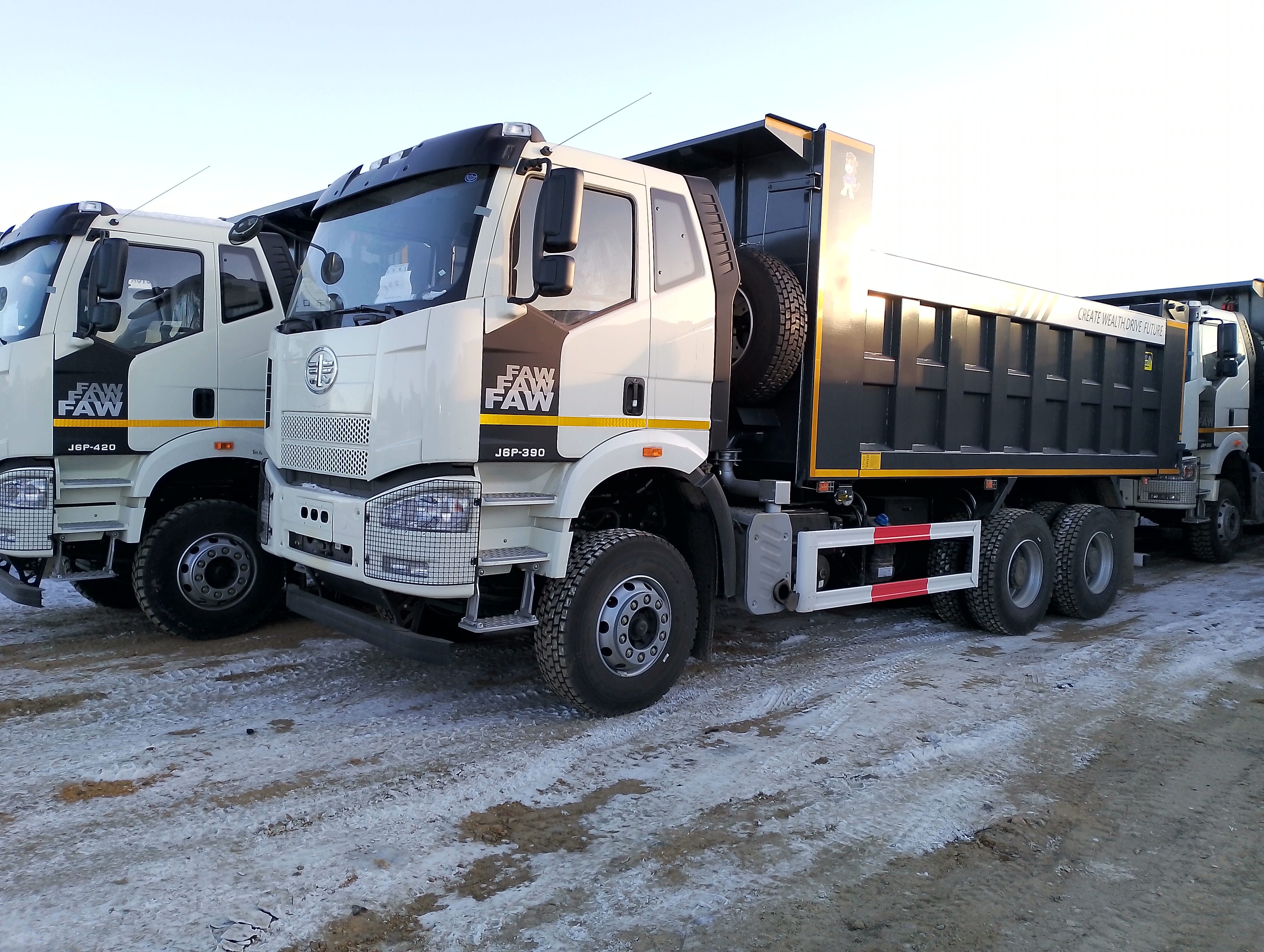 Новый самосвал FAW 6×4, 2023 год, двигатель 390 л.с, с дополнительным топливным фильтром, обычный кузов, модель CA3250P66K24T1E5, объем кузова – 21 м.куб.