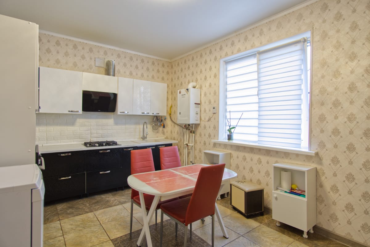 Просторный дом с четырьмя комнатами в развитом районе Краснодара — фото 3