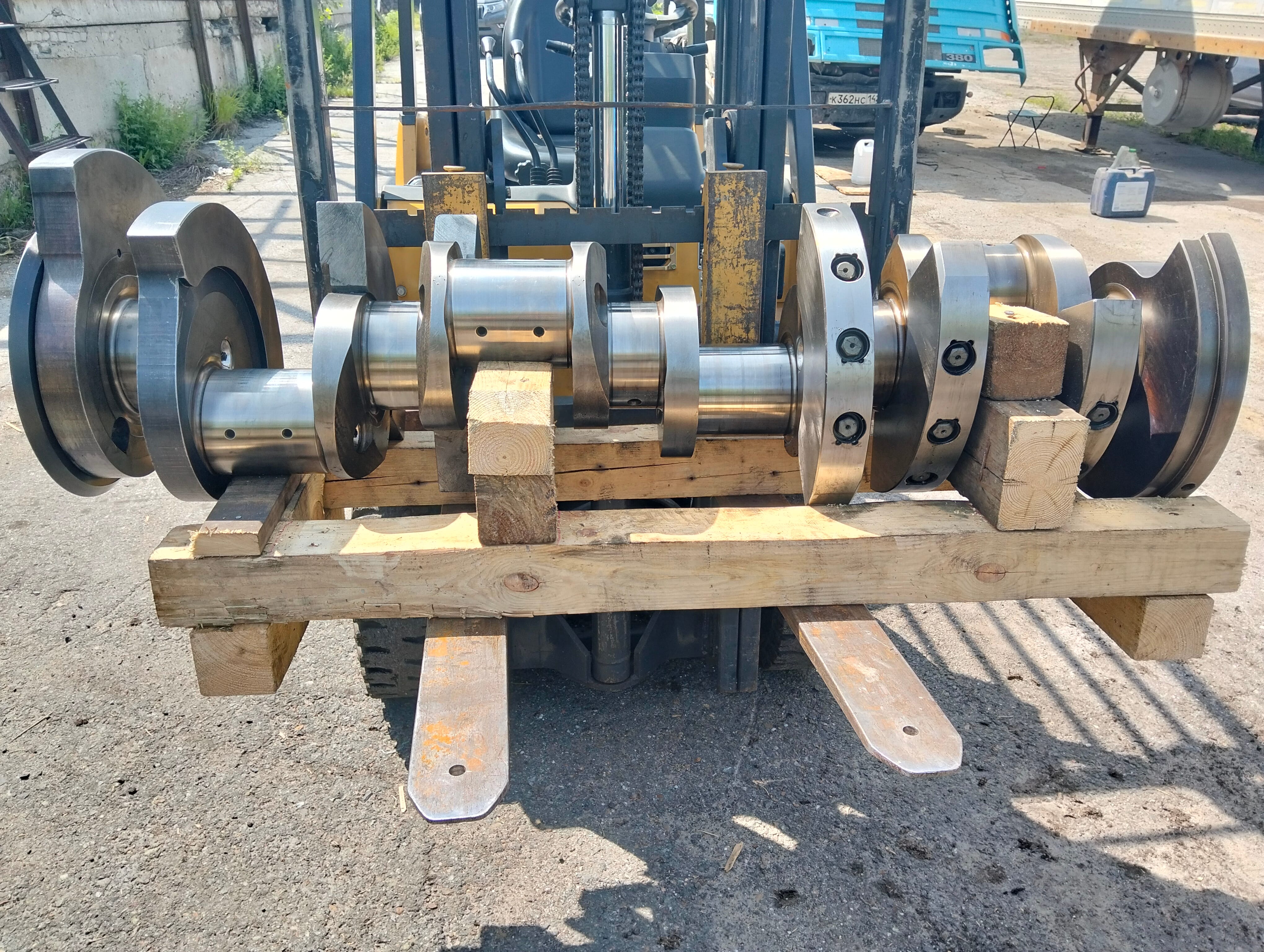 Продам коленчатый вал 8дм21(0330-09-000-11-05)