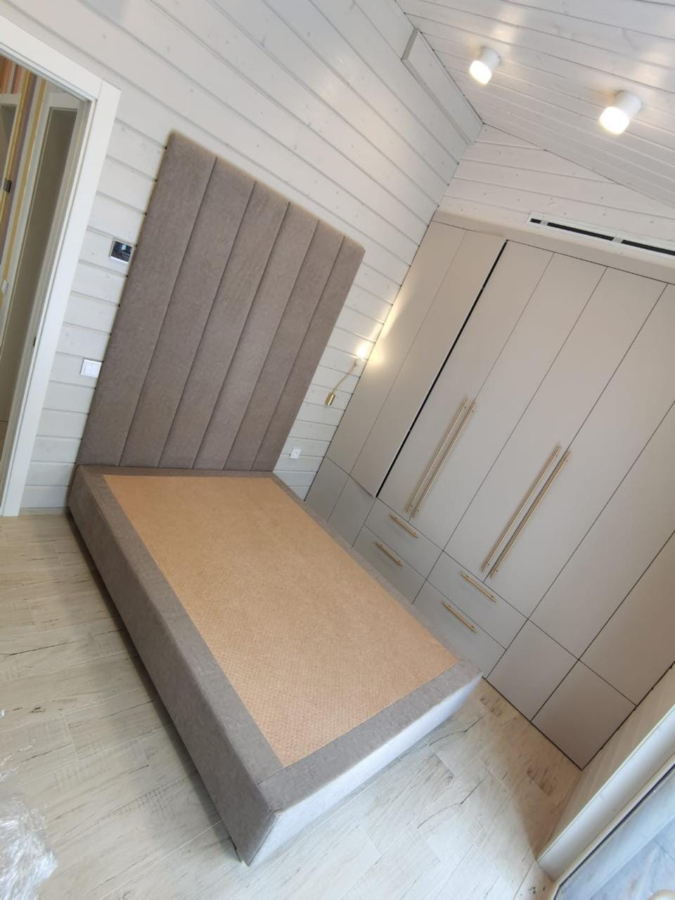 Изготовление диванов, кроватей, мягкой мебели — фото 9