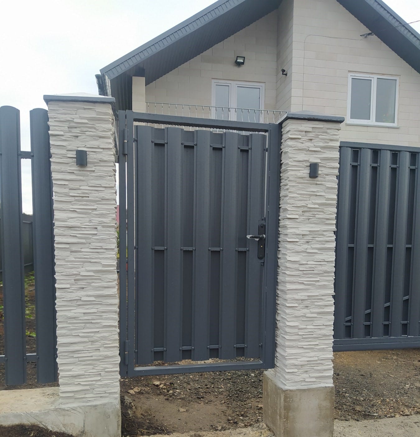 Бетонные декоративные блоки для забора Плитняк; 340*340*200