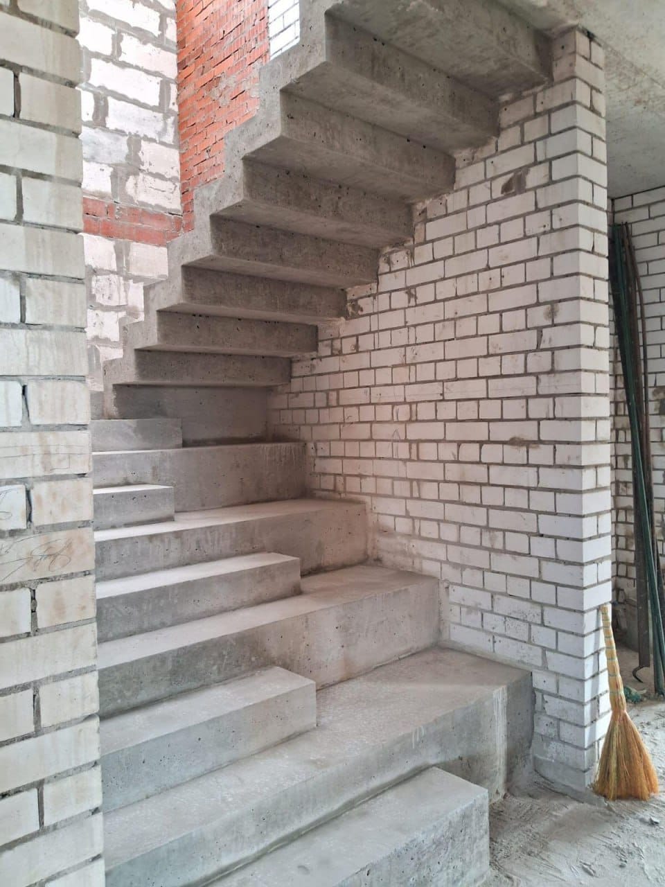 Лестницы монолитные железобетонные, проект и заливка — фото 8