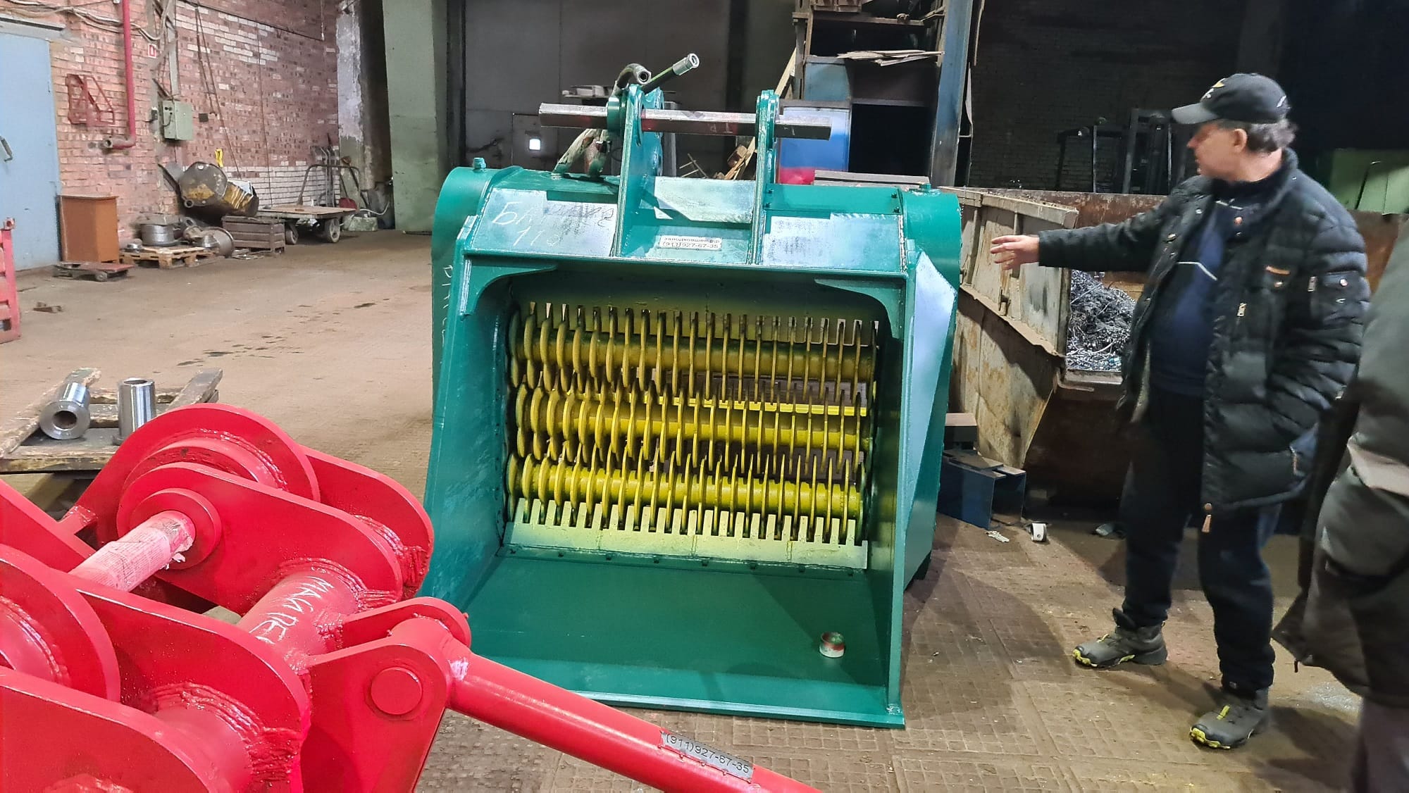 Просеивающий ковш работает годами без смазки