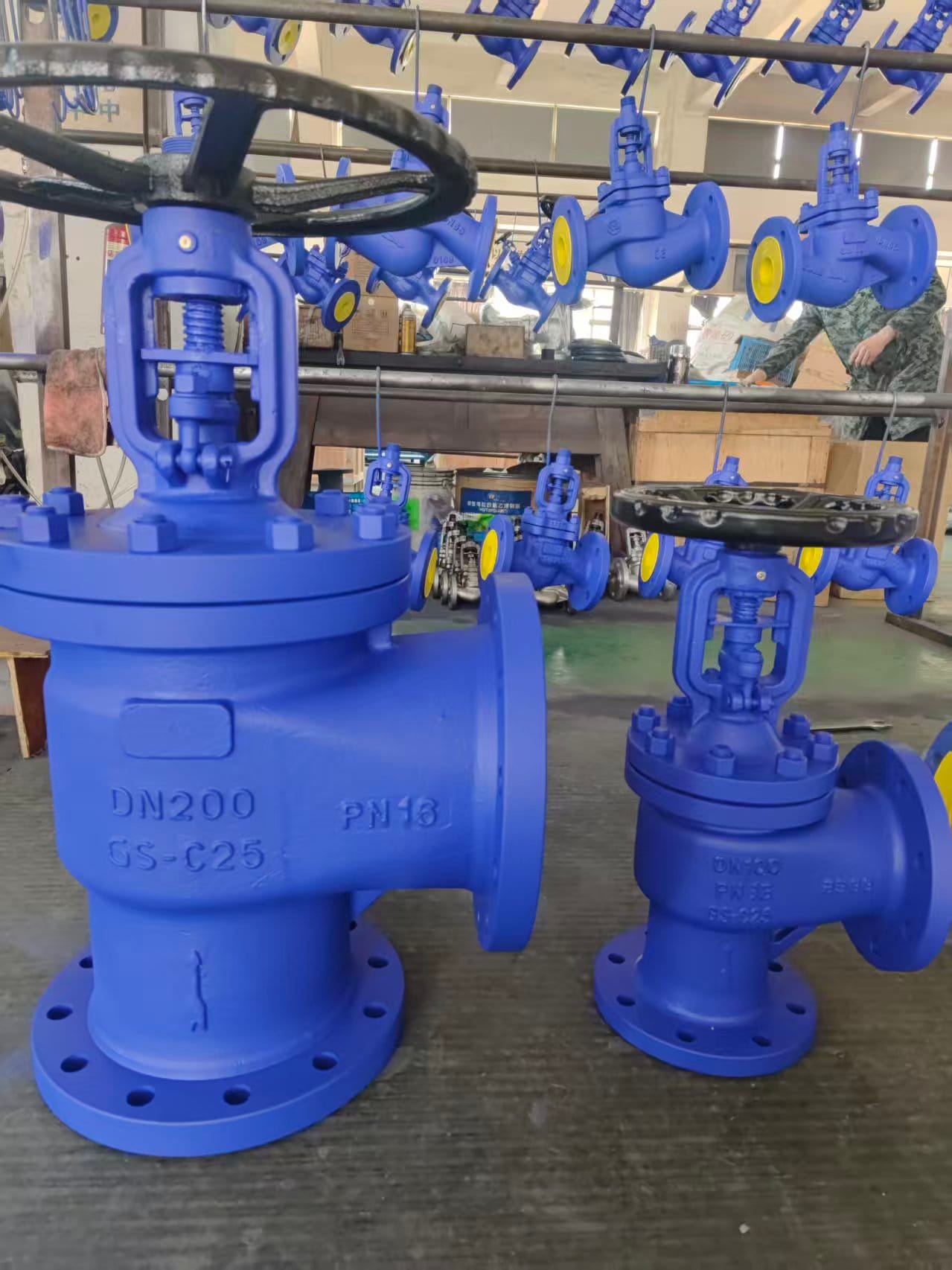 Клапан сильфонный запорный угловой стальной фланцевый — фото 3