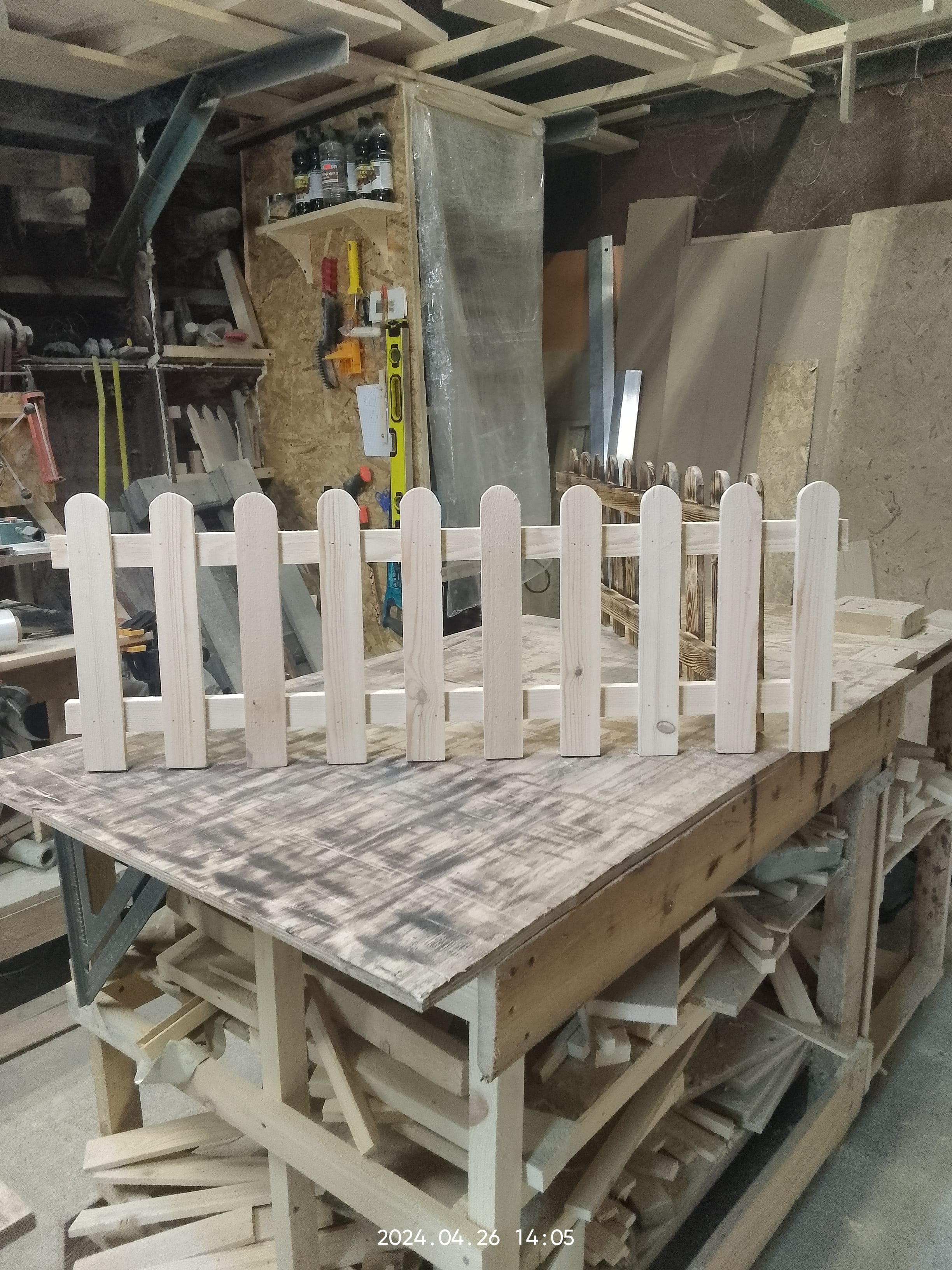 Заборы декоративные из деревянной рейки мастерская — фото 7