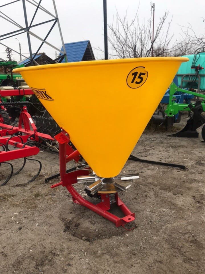 Разбрасыватель минеральных удобрений РУМ 500 Strumyk