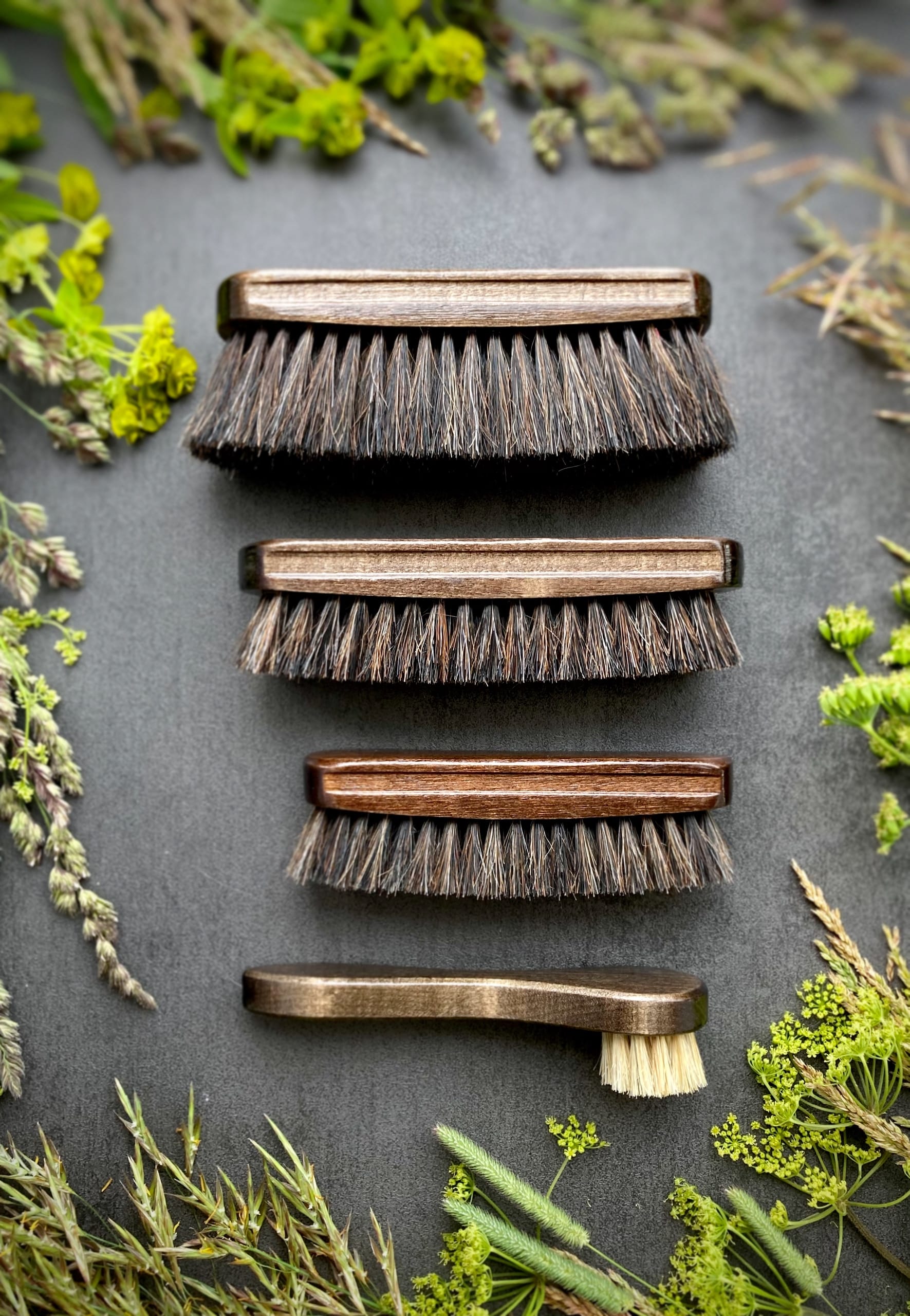 Щетки для одежды и обуви