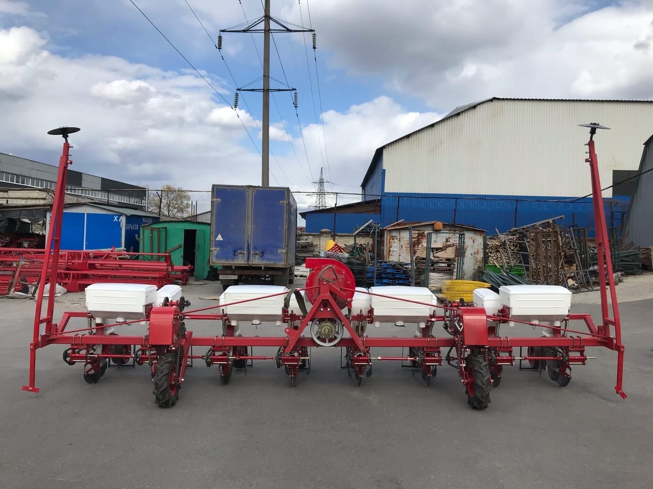 Сеялка точного высева пропашных культур СУПН 8 — фото 2