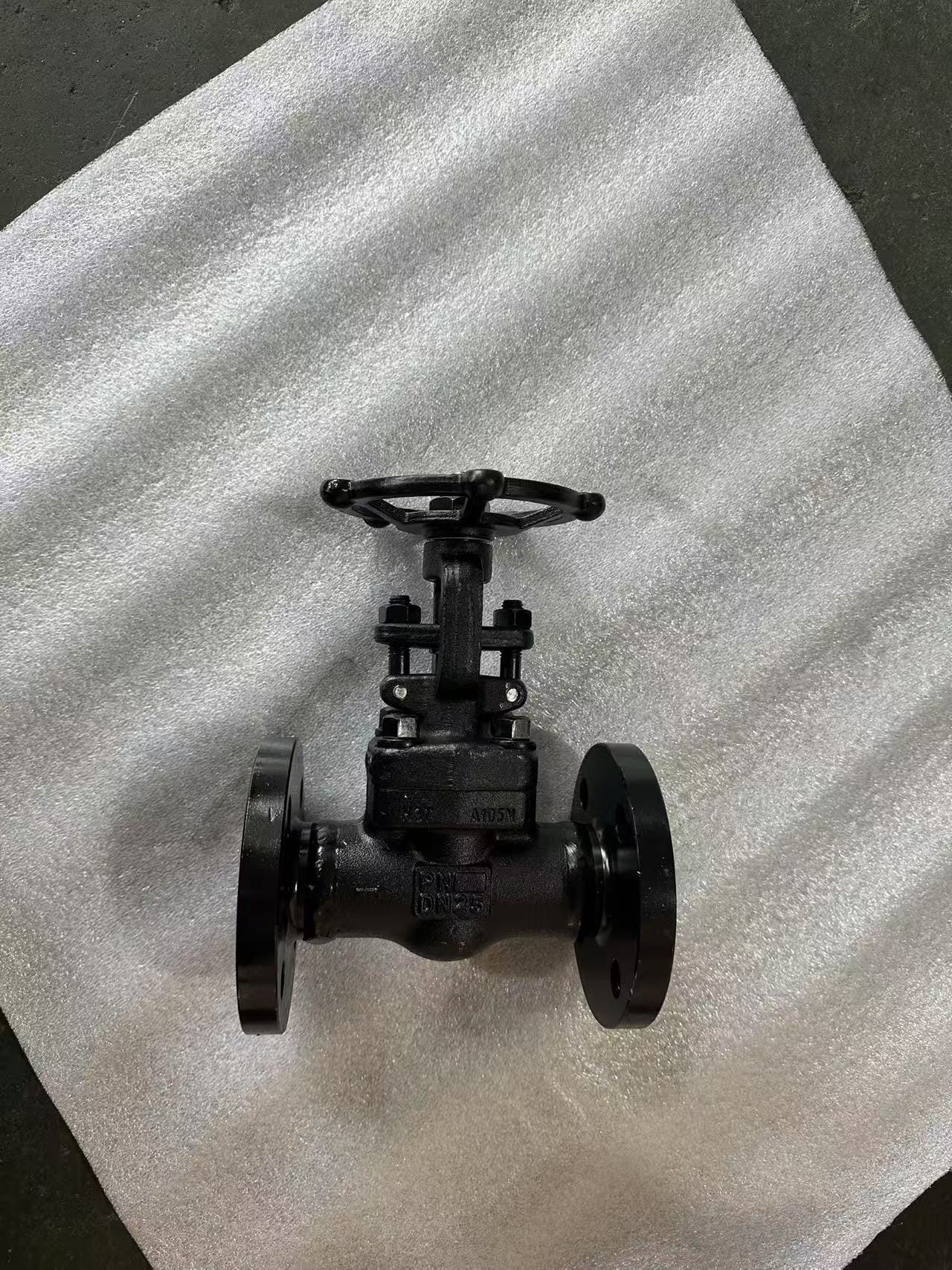 Задвижки клиновые компактные стальные кованные 31с45нж (ЗКС), Китай