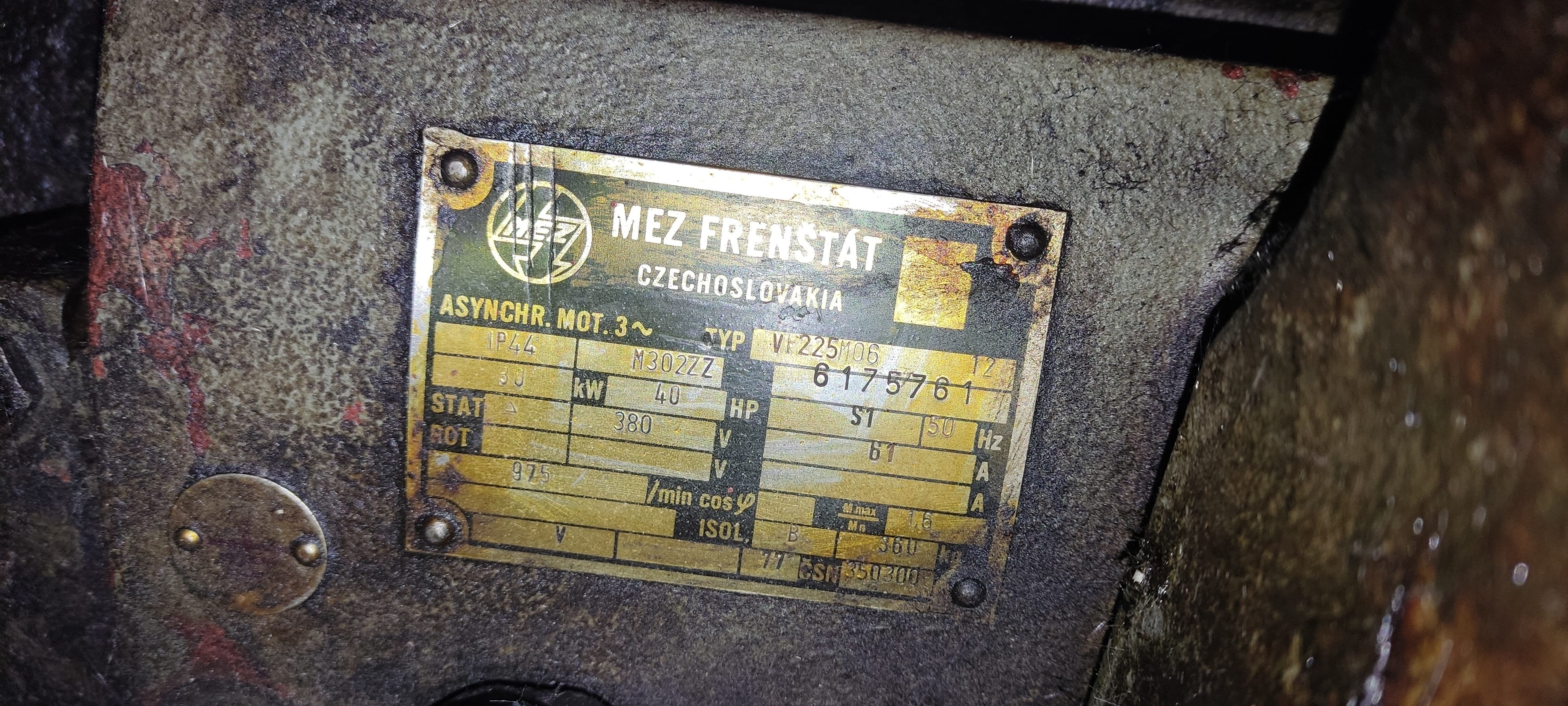 Чешские электродвигатели MEZ 30 кВт и 22 кВт б/у 380В  975 оборотов
