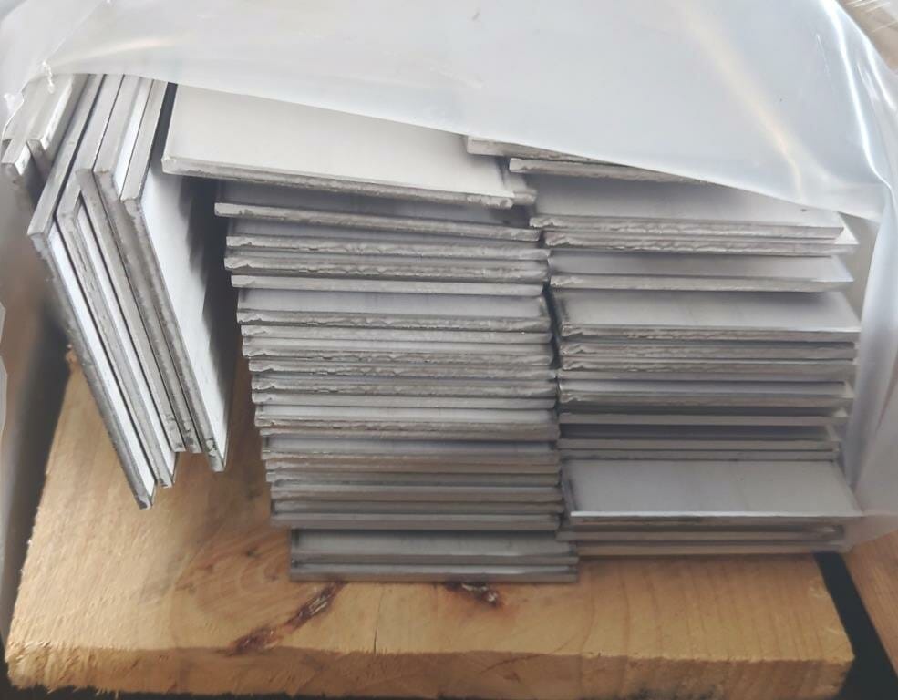 Полоса нержавеющая 100х6 AISI 304 матовая горячекатаная длина 3м