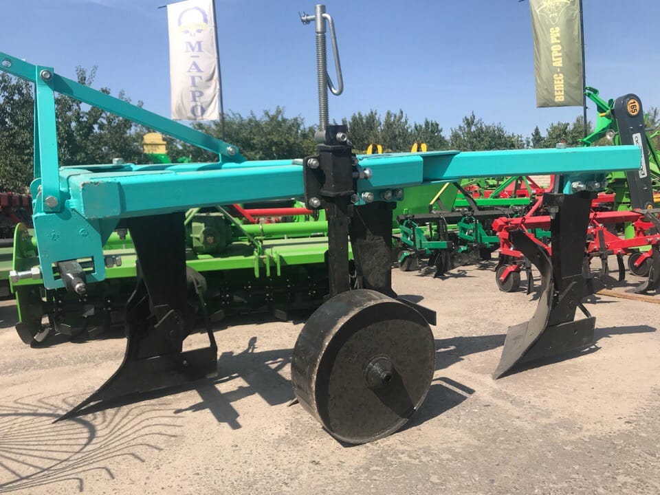 Плуг трехкорпусный навесной ПЛНМ-3-35 с высокой стойкой