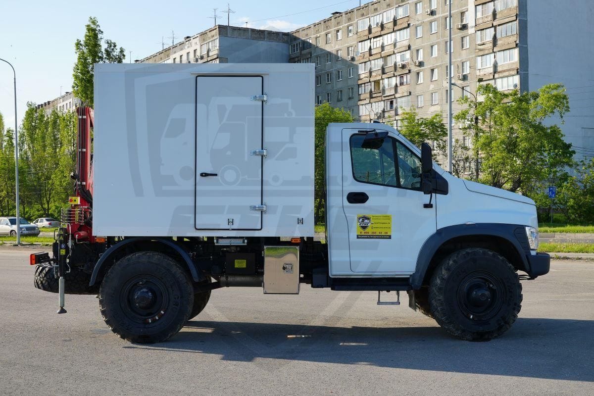 Передвижная  мастерская  с  фургоном  по  индивидуальному  заказу.  ПАРМ  с  КМУ  на  базе 4х4