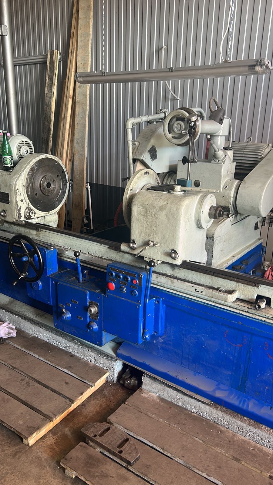 3А423 - Станок для перешлифовки коренных шеек коленвалов