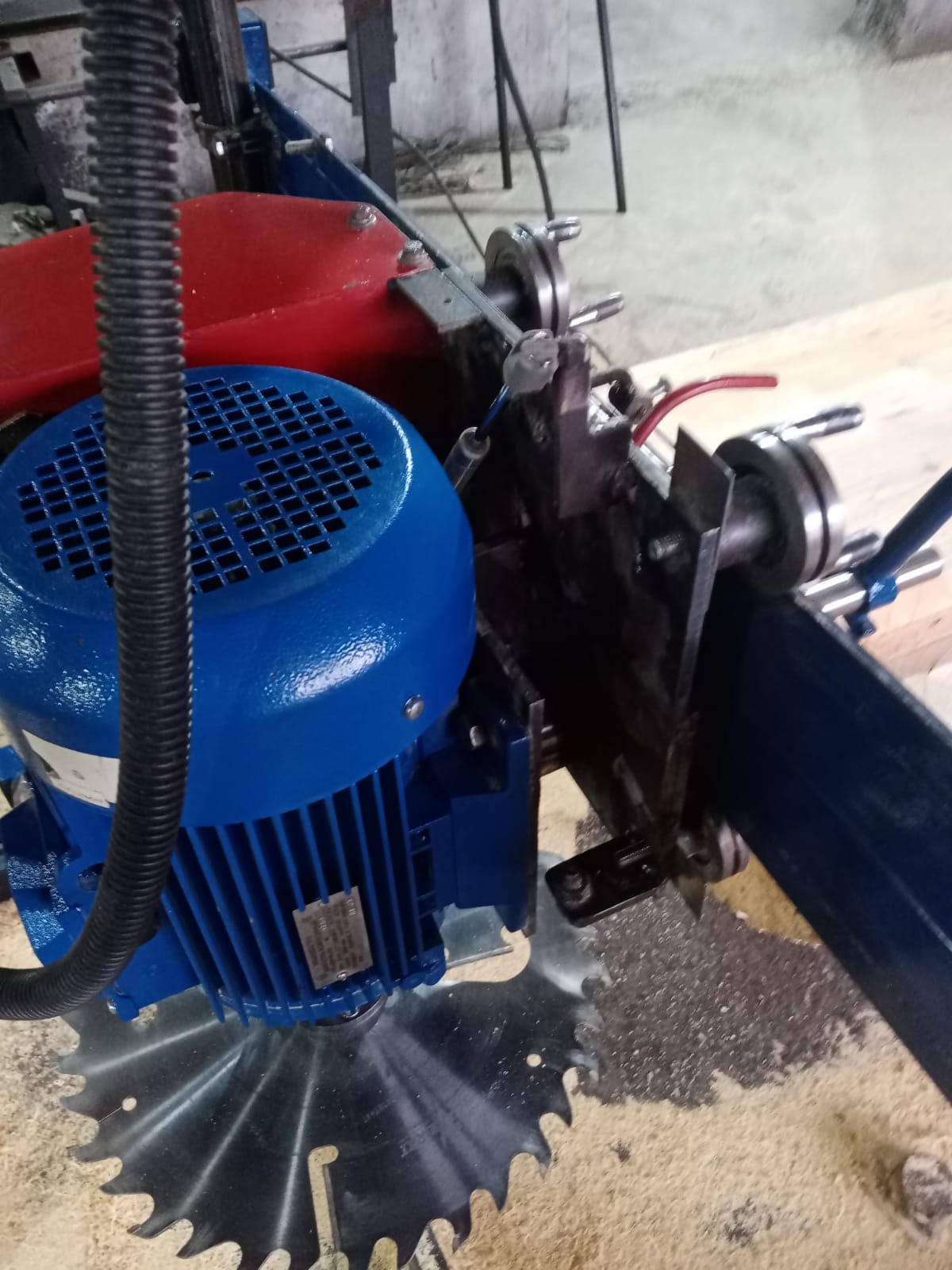 Углоповоротная пилорама с диском 5,5кВт(новая) — фото 3