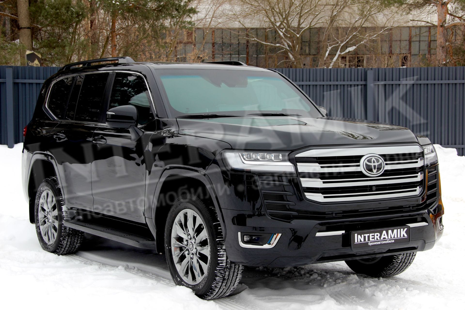 Toyota Land Cruiser 300 бронированный (B6&amp;amp;amp;amp;amp;#x2F;В7)                  В НАЛИЧИИ — фото 2