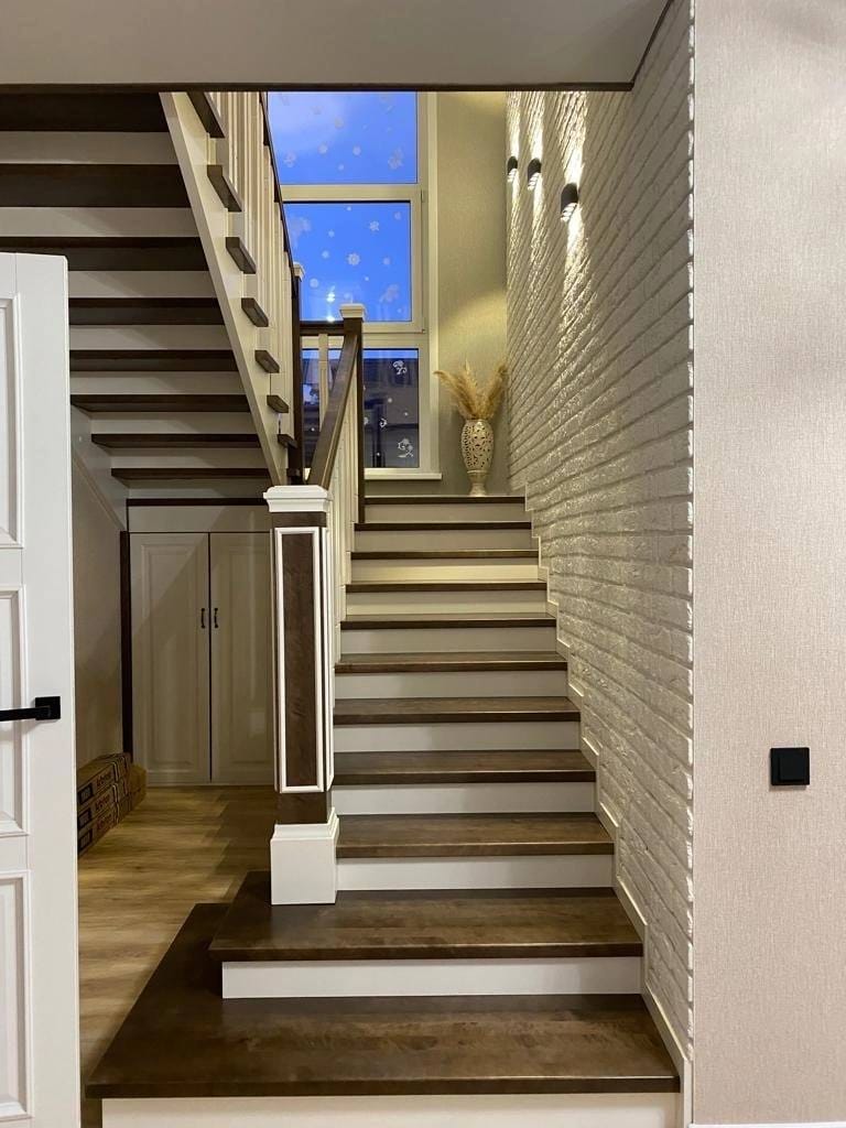 Лестница для дома в стиле прованс — фото 14