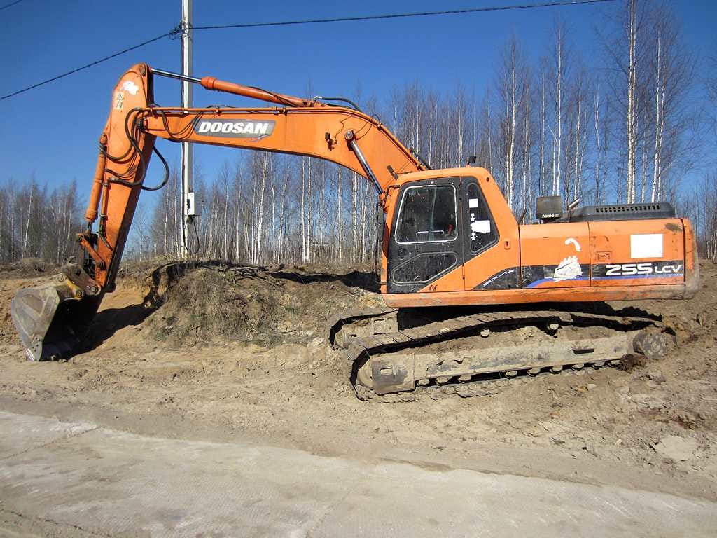 Гусеничный экскаватор Doosan 255, 2011 г, 2 ковша + молот