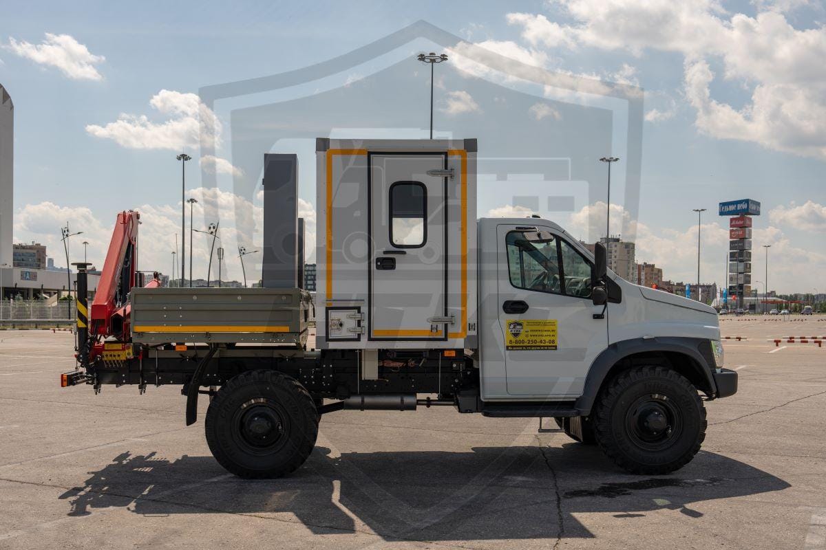 Многофункциональный автомобиль мастерская с фургоном бортовой платформой и КМУ
