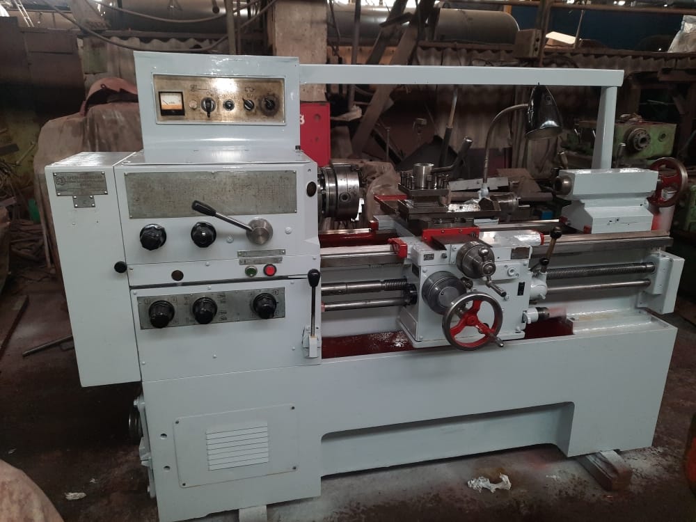 Токарно-винторезный станок 16Б16КП