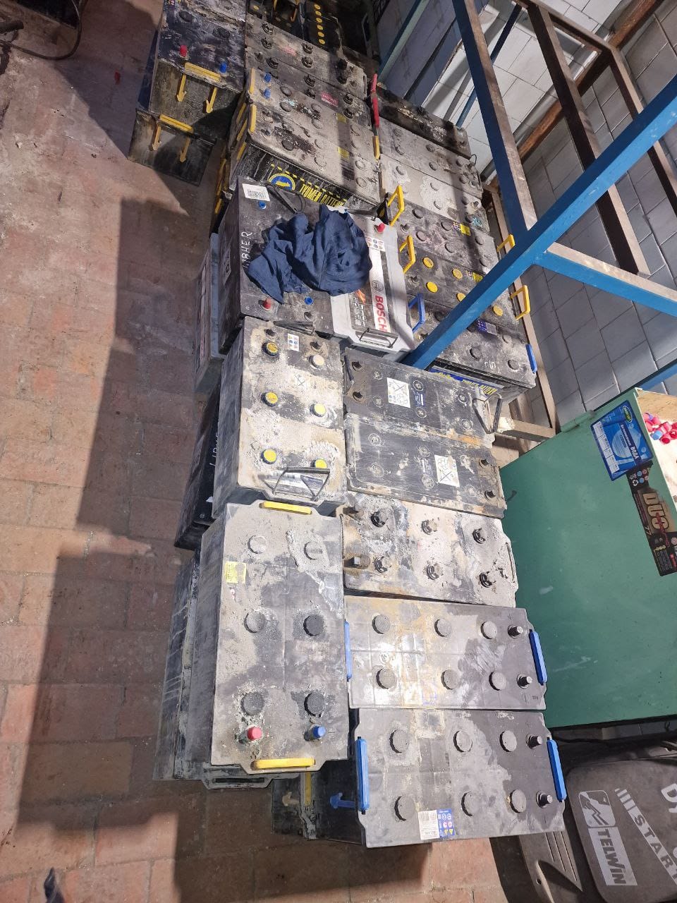 Аккумуляторы бу в Кировске — фото 2