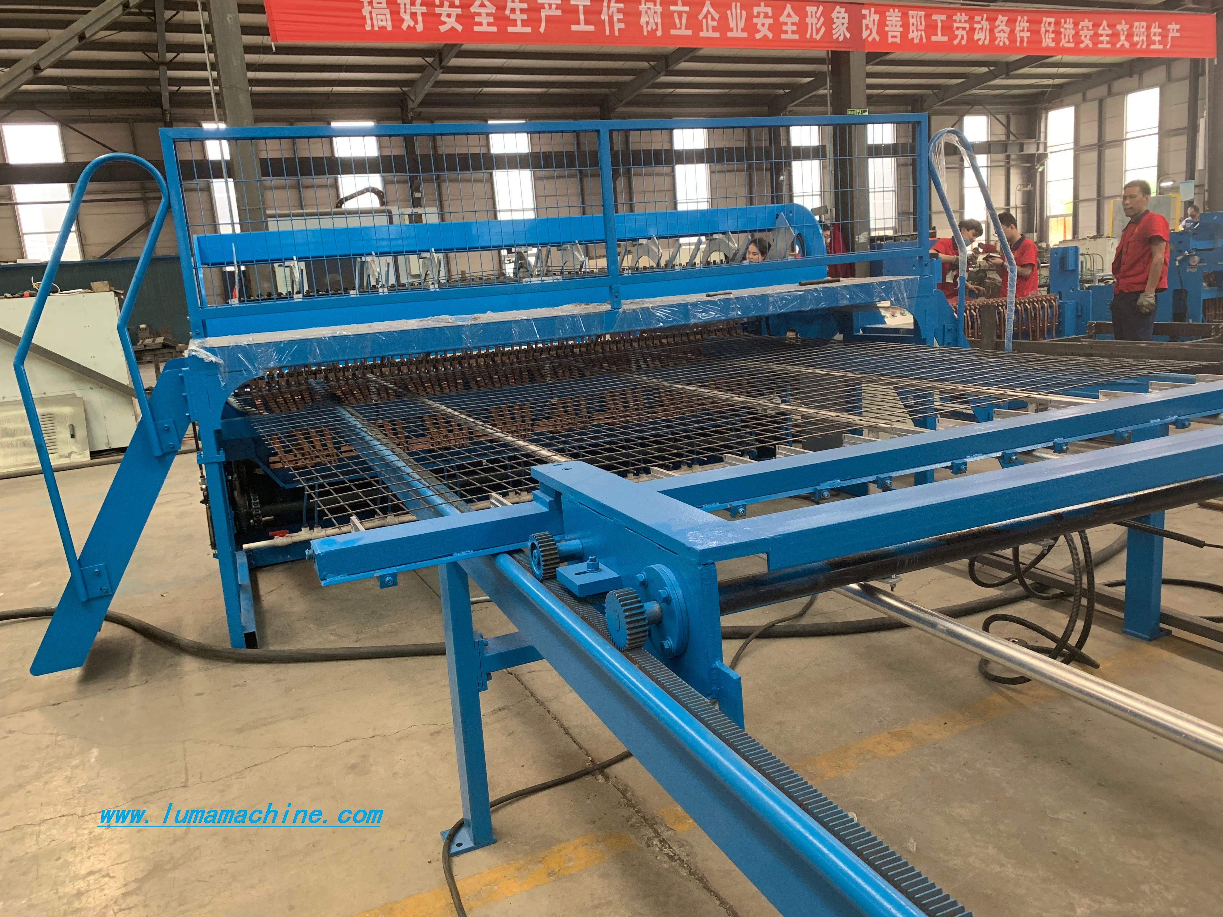 Станок для производства сварной огражденной сетки — фото 4