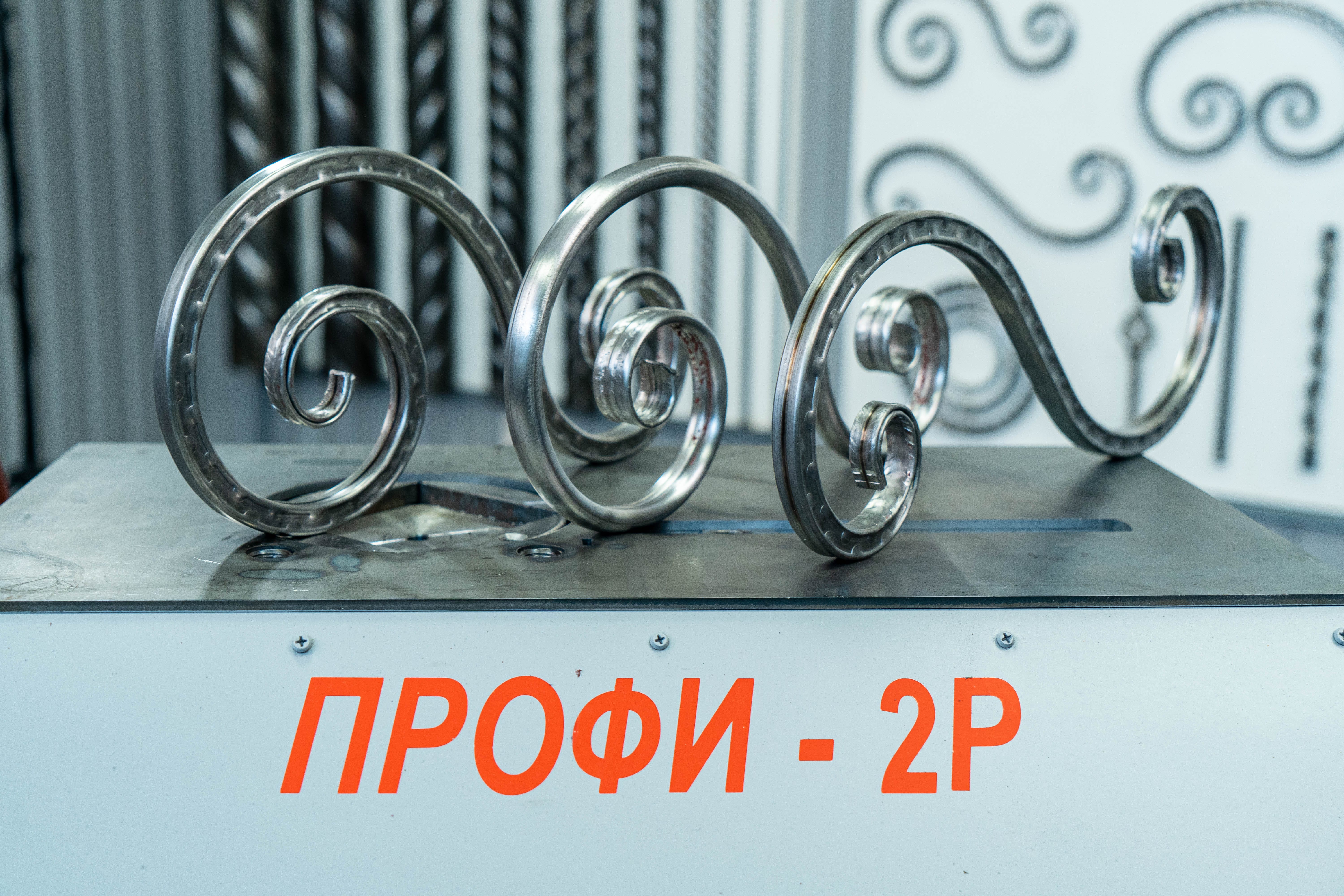 Кузнечно-гибочные станки «ПРОФИ-2Р» - с механическим (ручным) приводом через редуктор предназначены для «холодной и горячей» ковки — фото 3